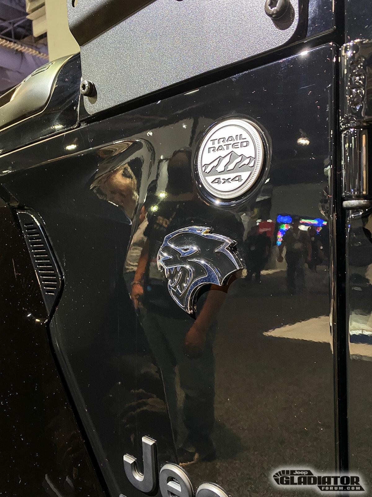 Jeep Gladiator FiveR Trucks / MKW Off-Road Gladiator Build [SEMA 2019] Five-R-Trucks-MKW-Off-Road-Gladiator-Build-SEMA-2019-15