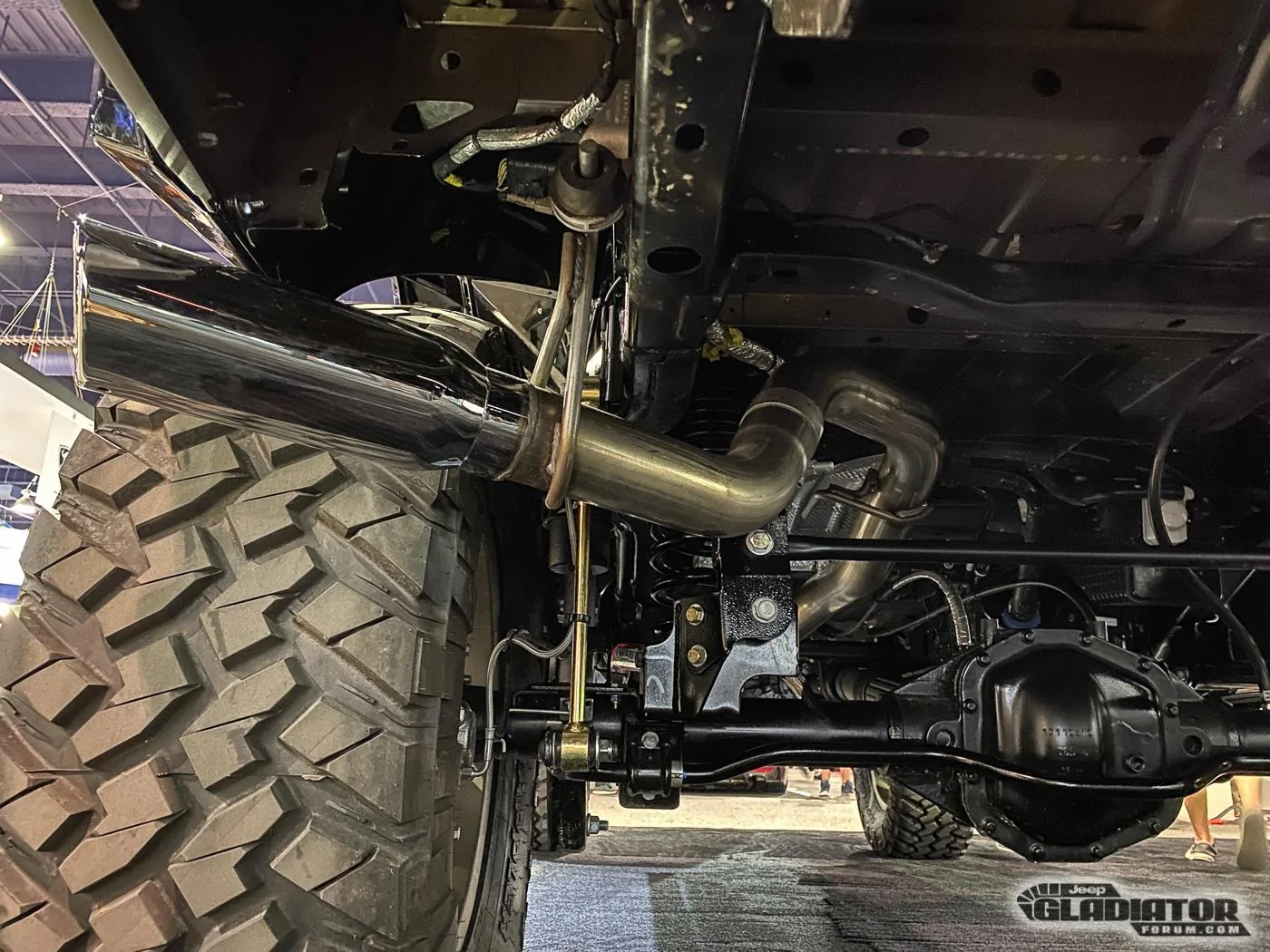 Jeep Gladiator FiveR Trucks / MKW Off-Road Gladiator Build [SEMA 2019] Five-R-Trucks-MKW-Off-Road-Gladiator-Build-SEMA-2019-18
