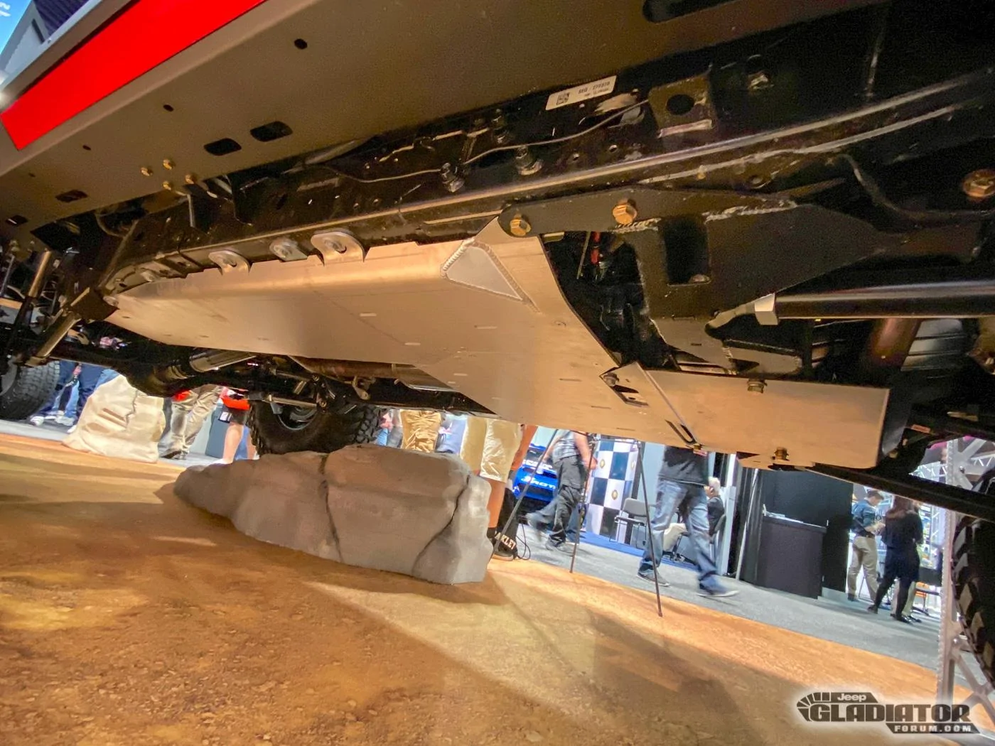 Jeep Gladiator Mickey Thompson / Genright Off Road - Baja Boss Edition Gladiator Build [SEMA 2019] Mickey-Thompson-Genright-Off-Road-Baja-Boss-Edition-Gladiator-Build-SEMA-2019-13