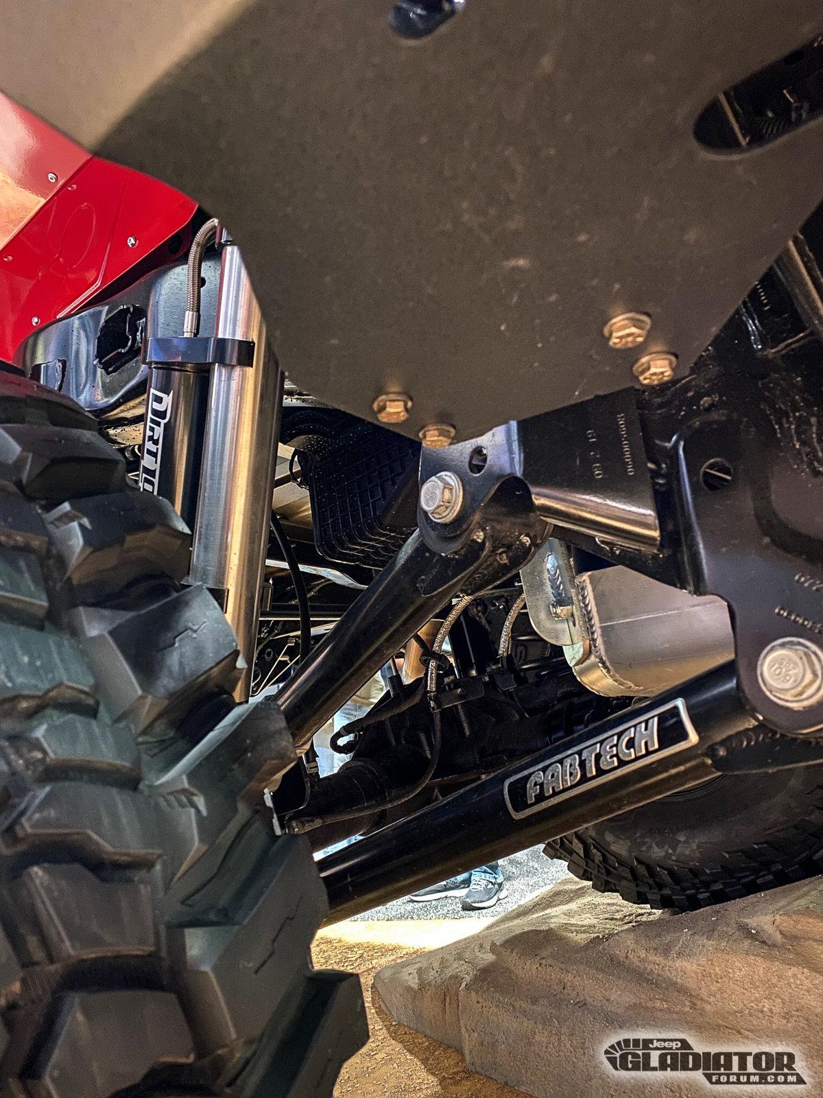 Jeep Gladiator Mickey Thompson / Genright Off Road - Baja Boss Edition Gladiator Build [SEMA 2019] Mickey-Thompson-Genright-Off-Road-Baja-Boss-Edition-Gladiator-Build-SEMA-2019-15
