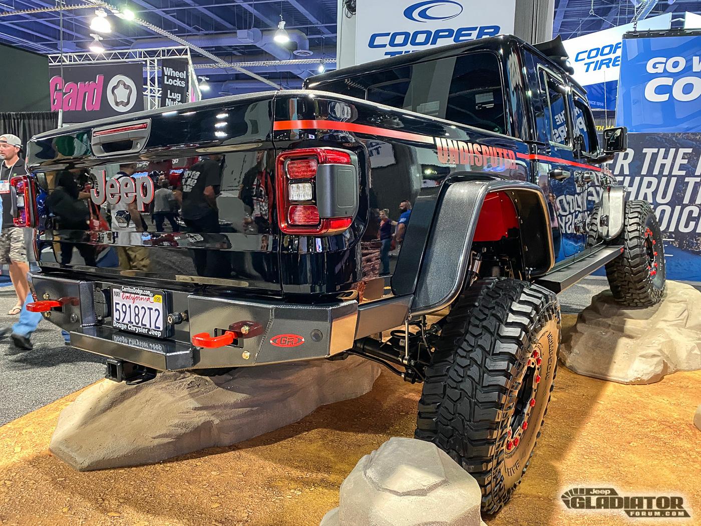 Jeep Gladiator Mickey Thompson / Genright Off Road - Baja Boss Edition Gladiator Build [SEMA 2019] Mickey-Thompson-Genright-Off-Road-Baja-Boss-Edition-Gladiator-Build-SEMA-2019-17