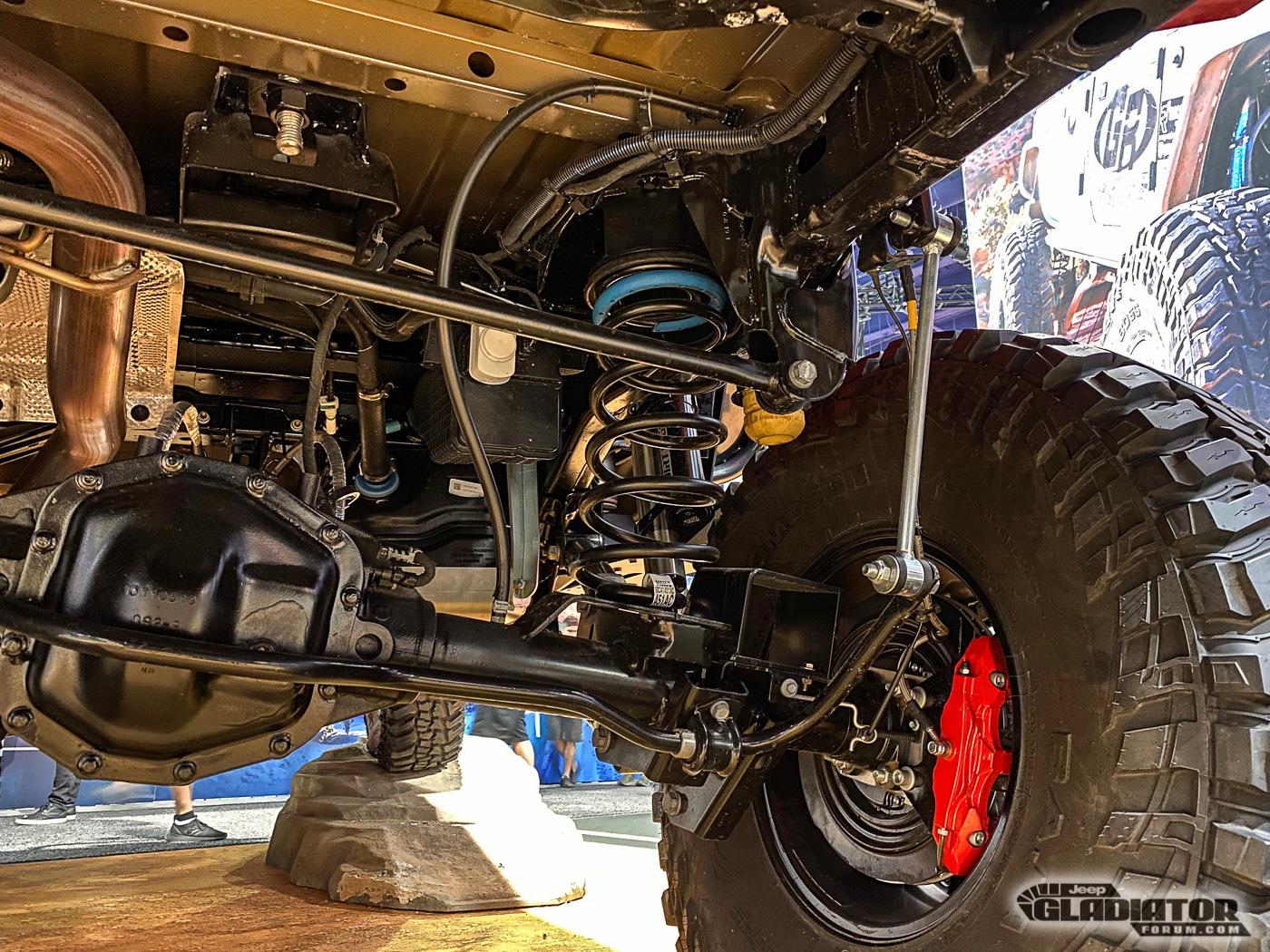 Jeep Gladiator Mickey Thompson / Genright Off Road - Baja Boss Edition Gladiator Build [SEMA 2019] Mickey-Thompson-Genright-Off-Road-Baja-Boss-Edition-Gladiator-Build-SEMA-2019-18