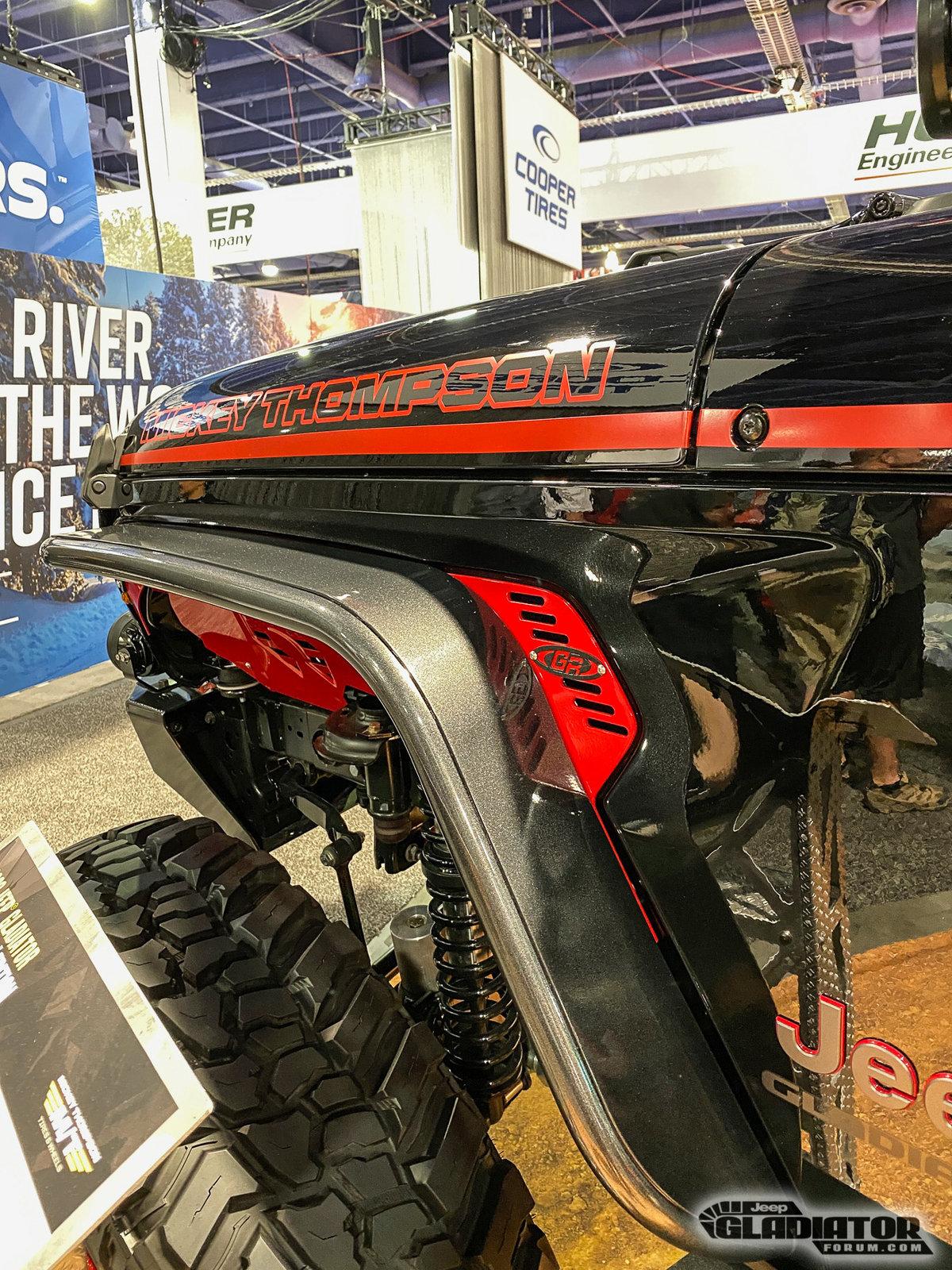 Jeep Gladiator Mickey Thompson / Genright Off Road - Baja Boss Edition Gladiator Build [SEMA 2019] Mickey-Thompson-Genright-Off-Road-Baja-Boss-Edition-Gladiator-Build-SEMA-2019-20