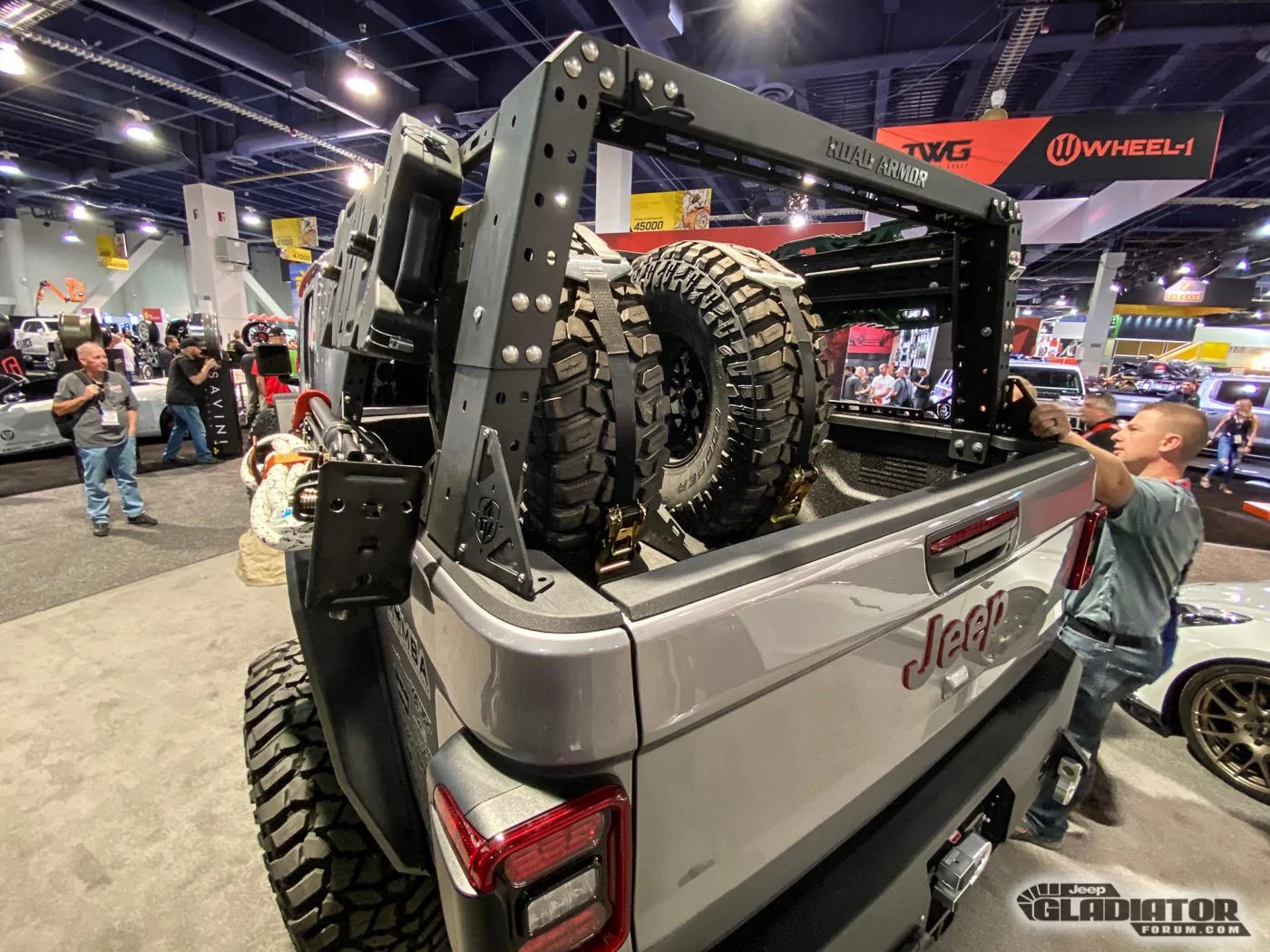 Jeep Gladiator Doetsch Off-Road / Mamba Offroad Gladiator Build [SEMA 2019] Doetsch-Off-Road-Mamba-Offroad-Alloys-Gladiator-Build-SEMA-2019-5