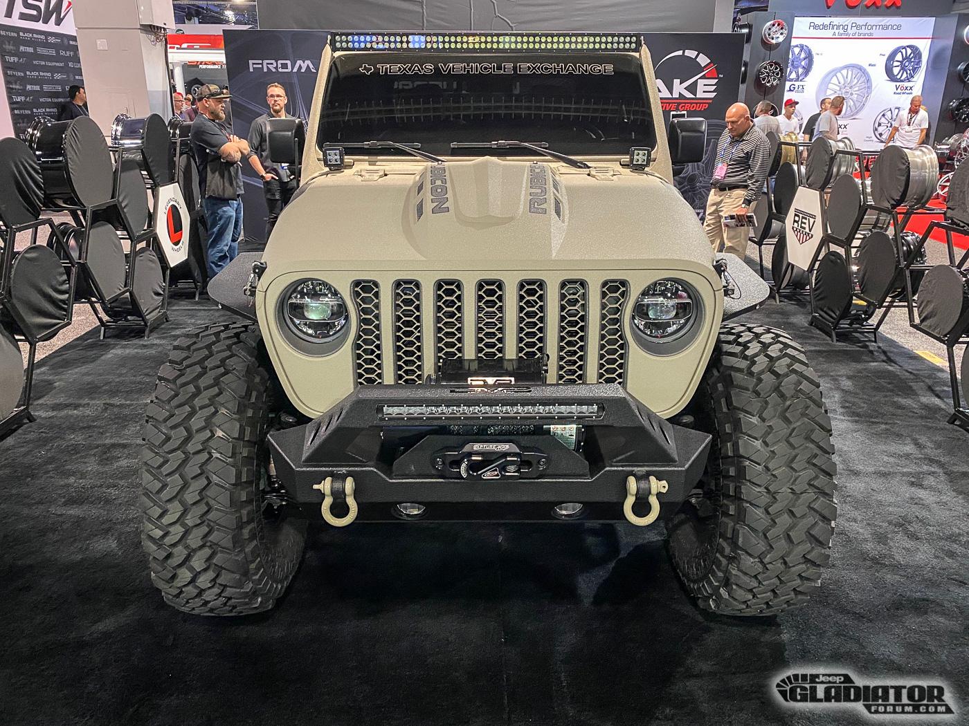 Jeep Gladiator DV8 Tan Spray Kevlar Coated Gladiator Build [SEMA 2018] DV8-Tan-Spray-Kevlar-Coated-Gladiator-Build-SEMA-2019-1