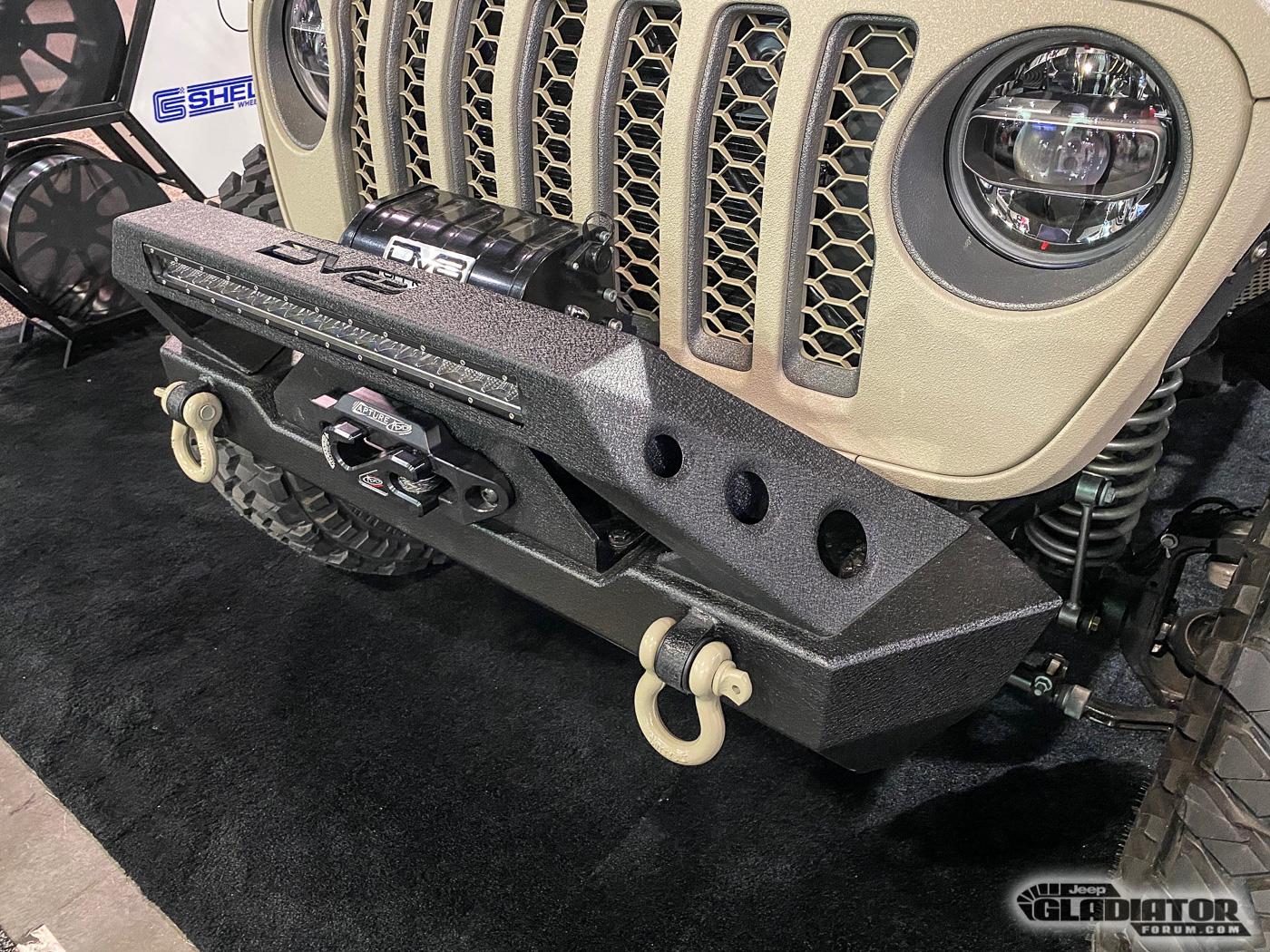 Jeep Gladiator DV8 Tan Spray Kevlar Coated Gladiator Build [SEMA 2018] DV8-Tan-Spray-Kevlar-Coated-Gladiator-Build-SEMA-2019-3