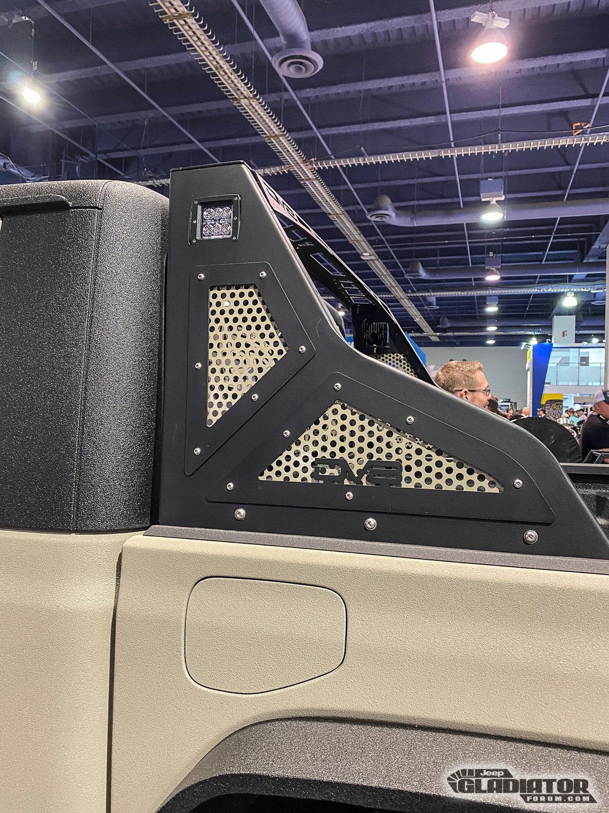 Jeep Gladiator DV8 Tan Spray Kevlar Coated Gladiator Build [SEMA 2018] DV8-Tan-Spray-Kevlar-Coated-Gladiator-Build-SEMA-2019-11