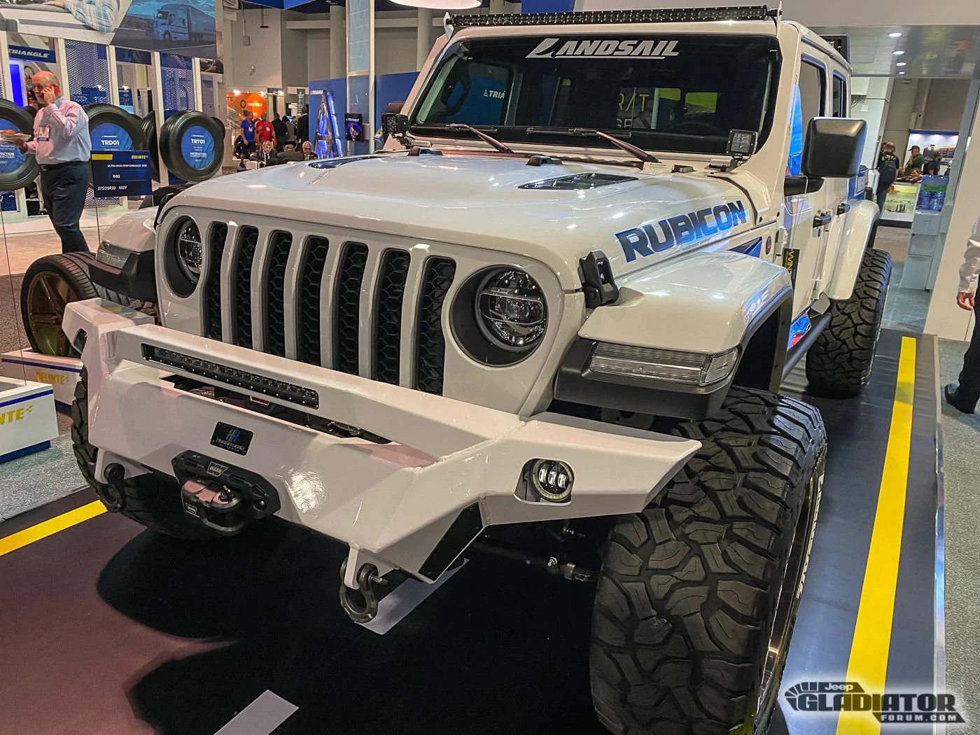 Jeep Gladiator Hammerhead / Landsail Gladiator Build [SEMA 2019] Hammerhead-Landsail-Gladiator-Build-SEMA-2019-1