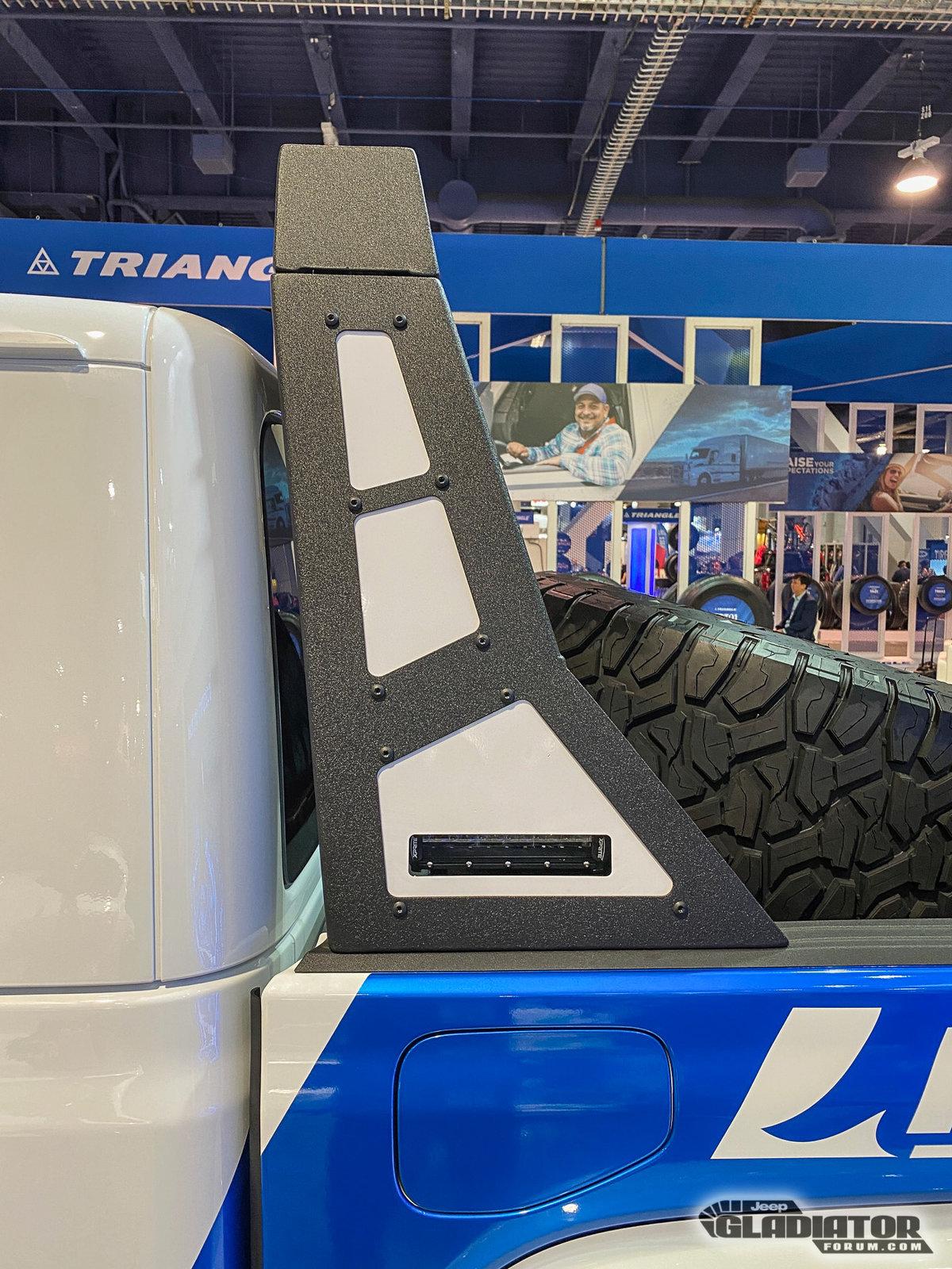 Jeep Gladiator Hammerhead / Landsail Gladiator Build [SEMA 2019] Hammerhead-Landsail-Gladiator-Build-SEMA-2019-11