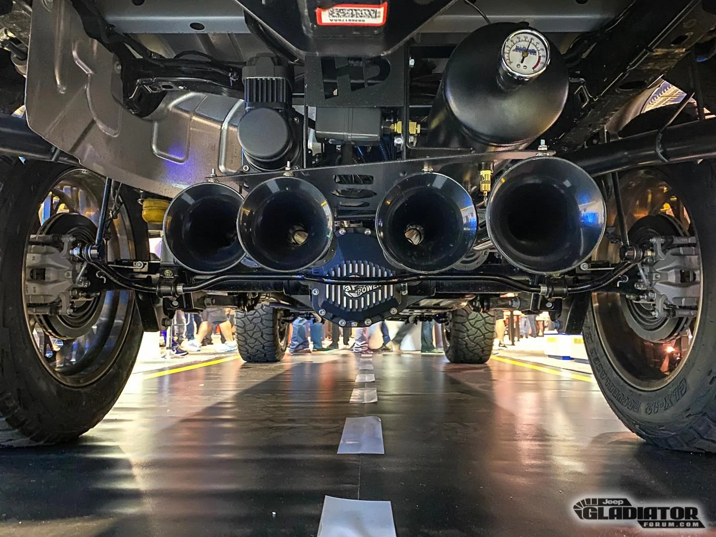 Jeep Gladiator Hammerhead / Landsail Gladiator Build [SEMA 2019] Hammerhead-Landsail-Gladiator-Build-SEMA-2019-18