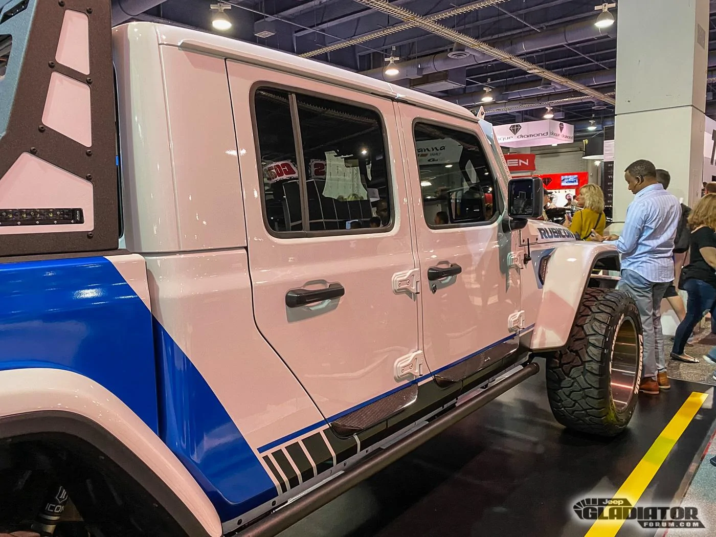 Jeep Gladiator Hammerhead / Landsail Gladiator Build [SEMA 2019] Hammerhead-Landsail-Gladiator-Build-SEMA-2019-20