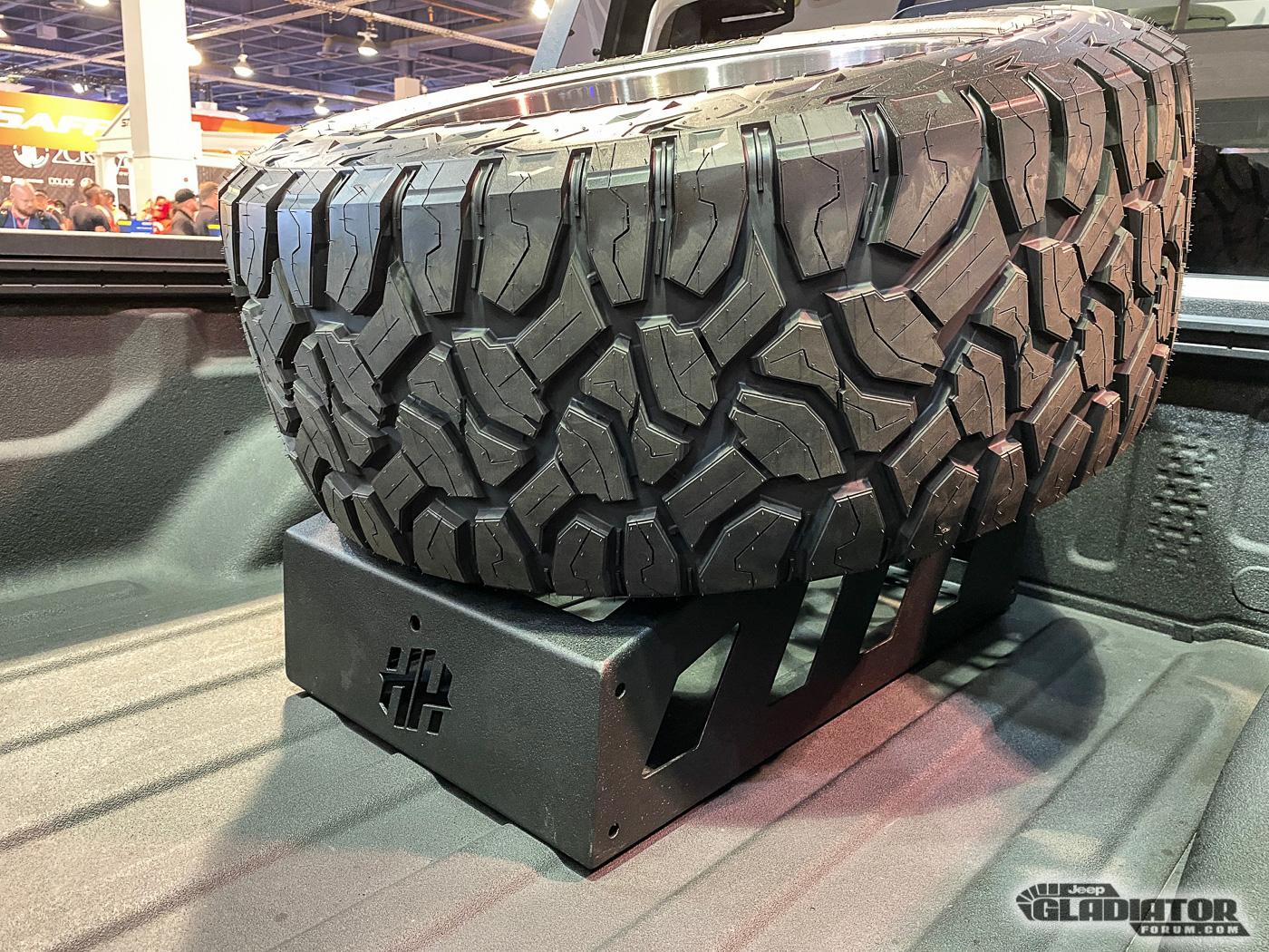 Jeep Gladiator Hammerhead / Landsail Gladiator Build [SEMA 2019] Hammerhead-Landsail-Gladiator-Build-SEMA-2019-21