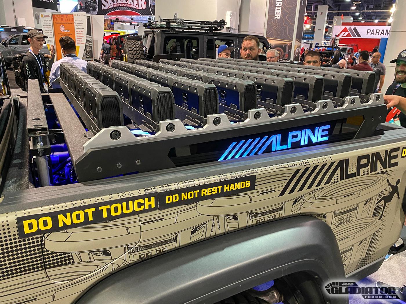 Jeep Gladiator Smittybilt / Alpine Equalizer Gladiator Build [SEMA 2019] Smittybilt-Equalizer-Gladiator-Build-SEMA-2019-15