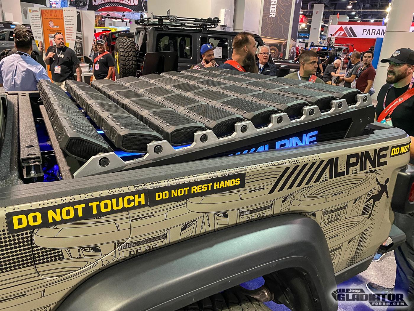 Jeep Gladiator Smittybilt / Alpine Equalizer Gladiator Build [SEMA 2019] Smittybilt-Equalizer-Gladiator-Build-SEMA-2019-16