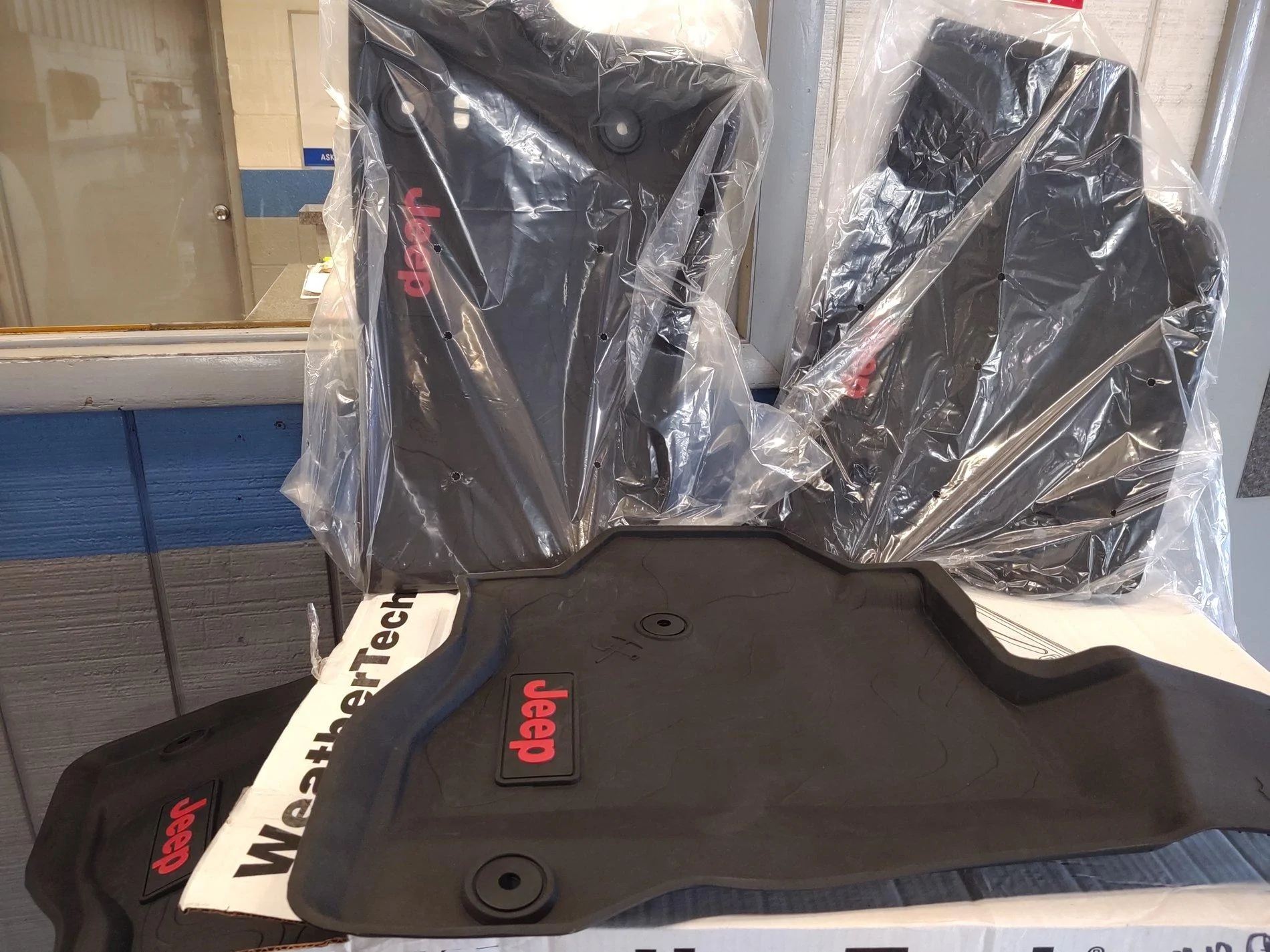 Jeep Gladiator Rubicon LE slush mats IMG_20191106_124103545