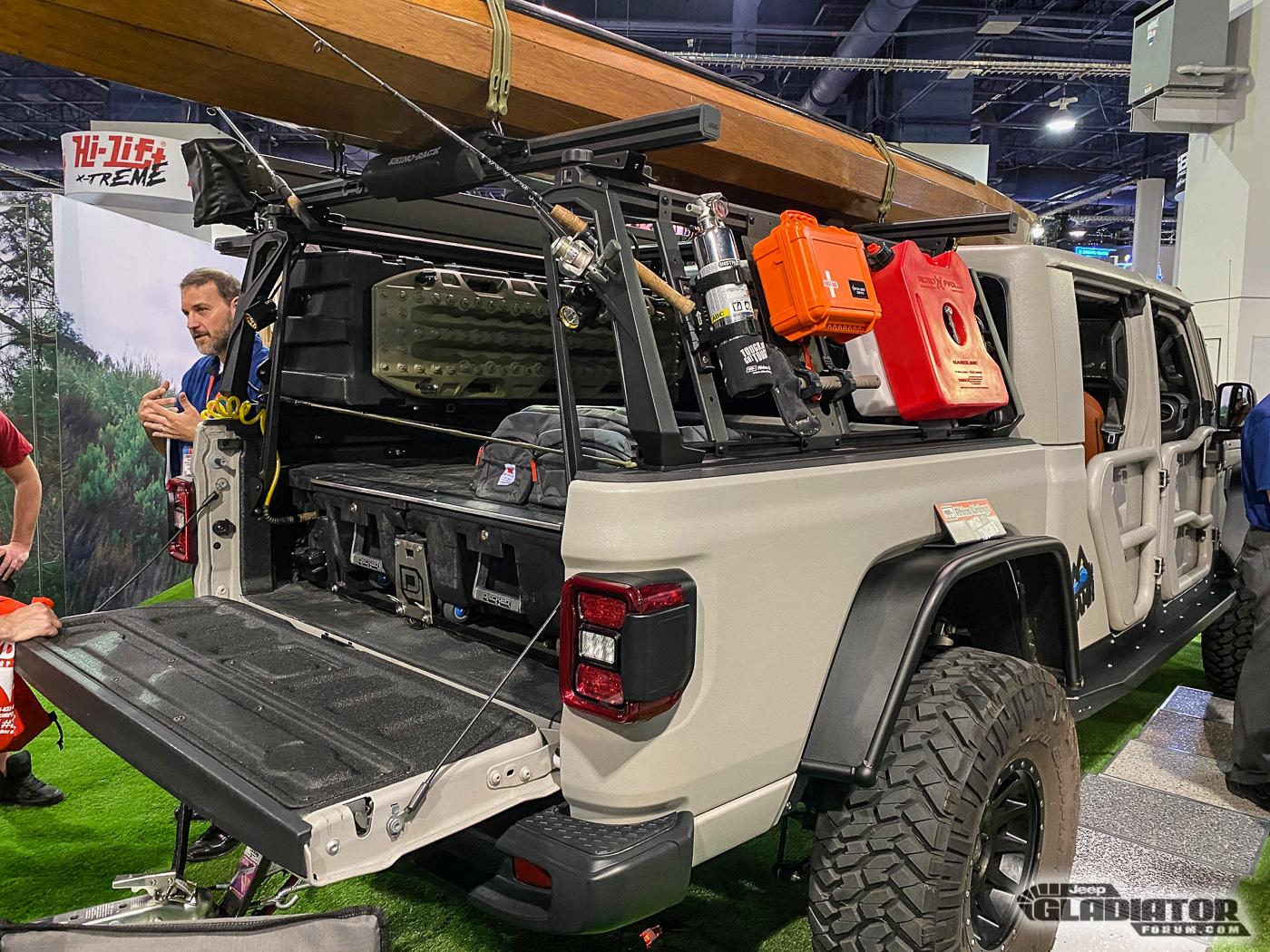 Jeep Gladiator Rhino Linings / ROAMR Hatchet Gladiator Build and FSR Trailer [SEMA 2019] Rhino-Linings-ROAMR-Hatchet-Gladiator-Build-FSR-Trailer-SEMA-2019-13