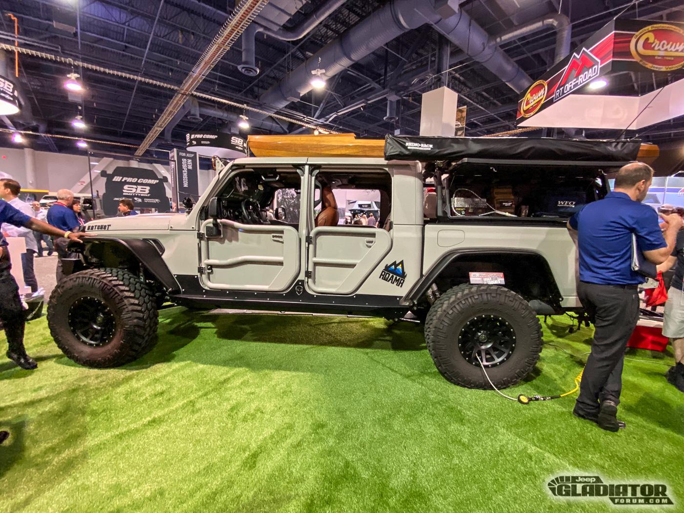 Jeep Gladiator Rhino Linings / ROAMR Hatchet Gladiator Build and FSR Trailer [SEMA 2019] Rhino-Linings-ROAMR-Hatchet-Gladiator-Build-FSR-Trailer-SEMA-2019-22
