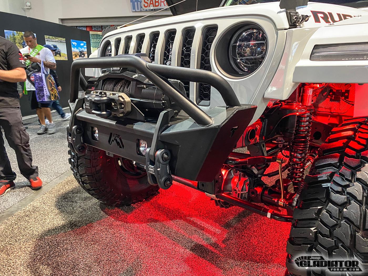 Jeep Gladiator Fab Fours Gladiator Build [SEMA 2019] Fab-Fours-Gladiator-Build-SEMA-2019-2