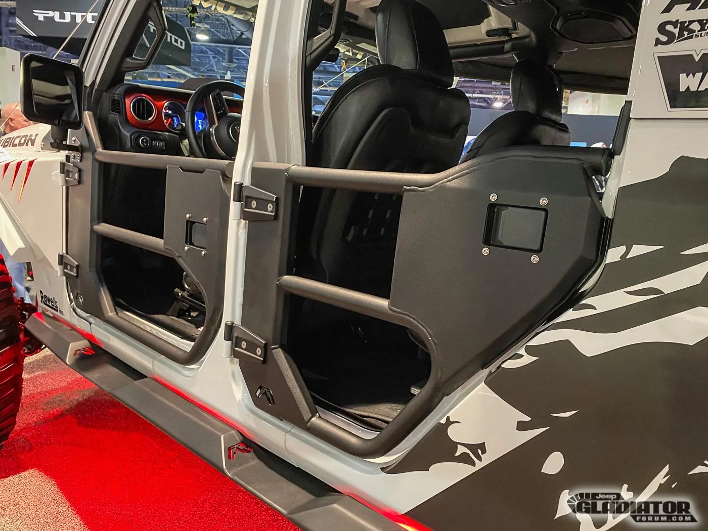 Jeep Gladiator Fab Fours Gladiator Build [SEMA 2019] Fab-Fours-Gladiator-Build-SEMA-2019-7