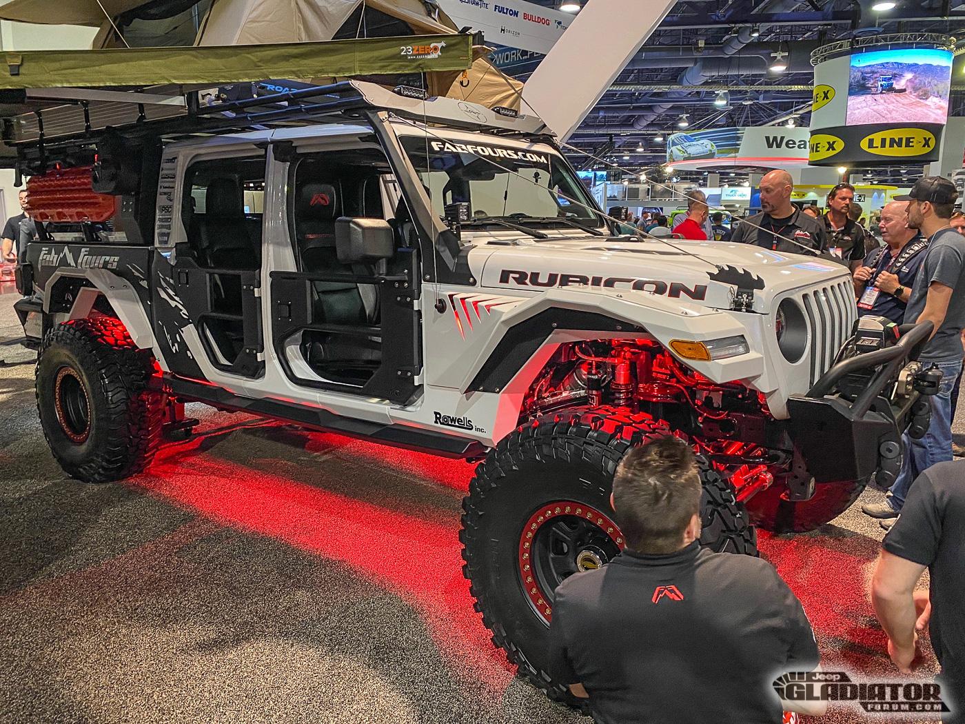 Jeep Gladiator Fab Fours Gladiator Build [SEMA 2019] Fab-Fours-Gladiator-Build-SEMA-2019-15