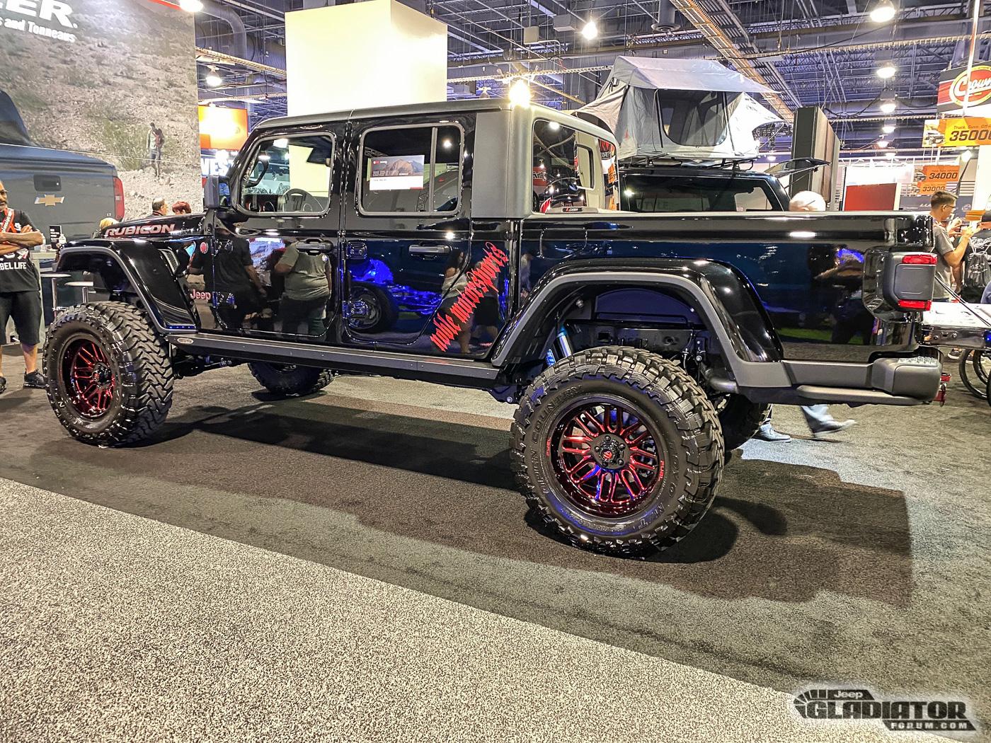 Jeep Gladiator LEER Tonneau (Pace Edwards) Gladiator Build [SEMA 2019] LEER-Pace-Edwards-Tonneau-Gladiator-Build-SEMA-2019-6