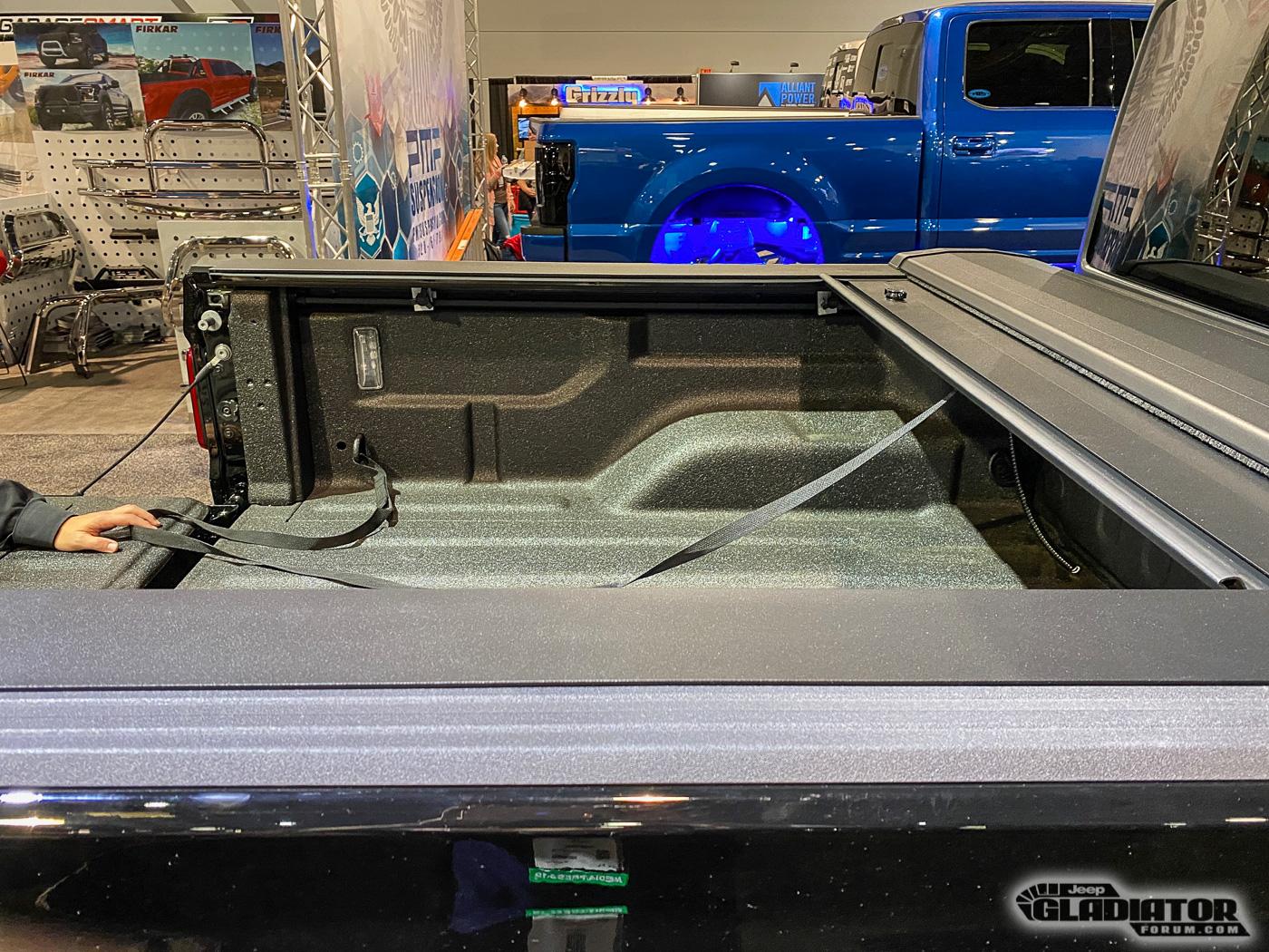 Jeep Gladiator LEER Tonneau (Pace Edwards) Gladiator Build [SEMA 2019] LEER-Pace-Edwards-Tonneau-Gladiator-Build-SEMA-2019-14