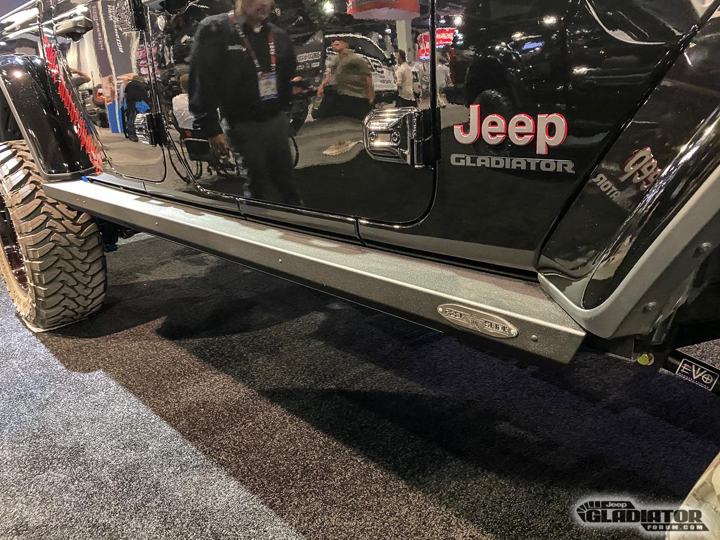 Jeep Gladiator LEER Tonneau (Pace Edwards) Gladiator Build [SEMA 2019] LEER-Pace-Edwards-Tonneau-Gladiator-Build-SEMA-2019-15