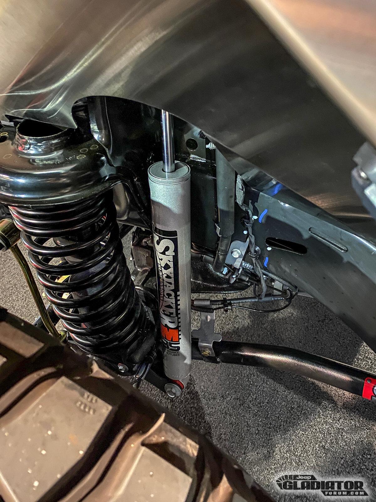 Jeep Gladiator Road Armor (Treck) Gladiator Build [SEMA 2019] Road-Armor-Treck-Gladiator-Build-SEMA-2019-7