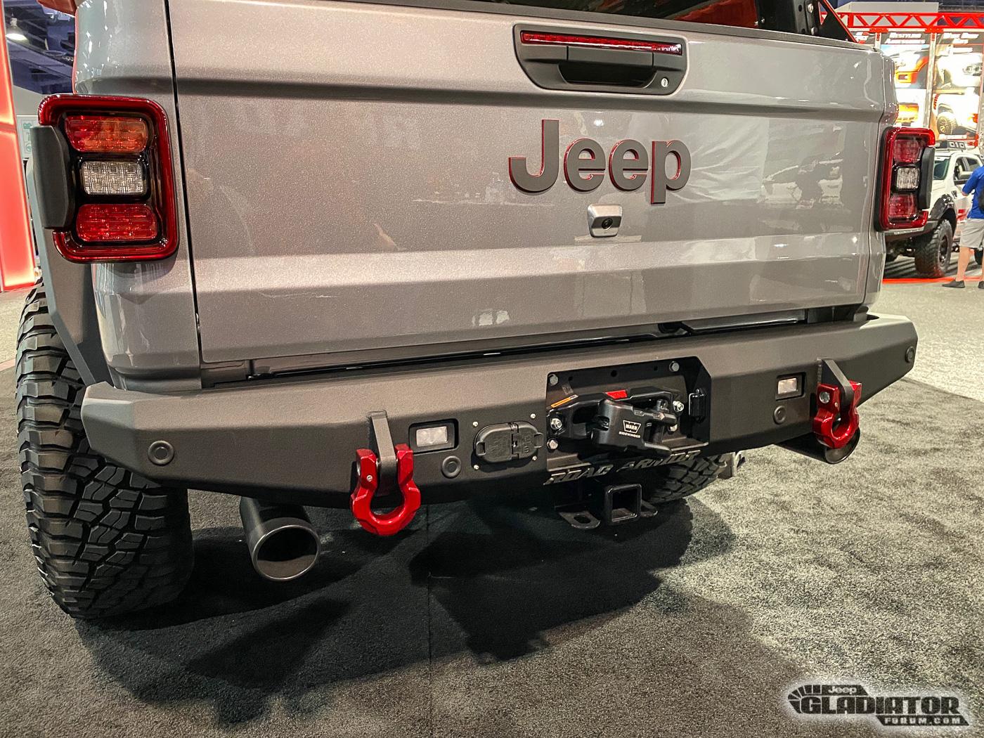 Jeep Gladiator Road Armor (Treck) Gladiator Build [SEMA 2019] Road-Armor-Treck-Gladiator-Build-SEMA-2019-14