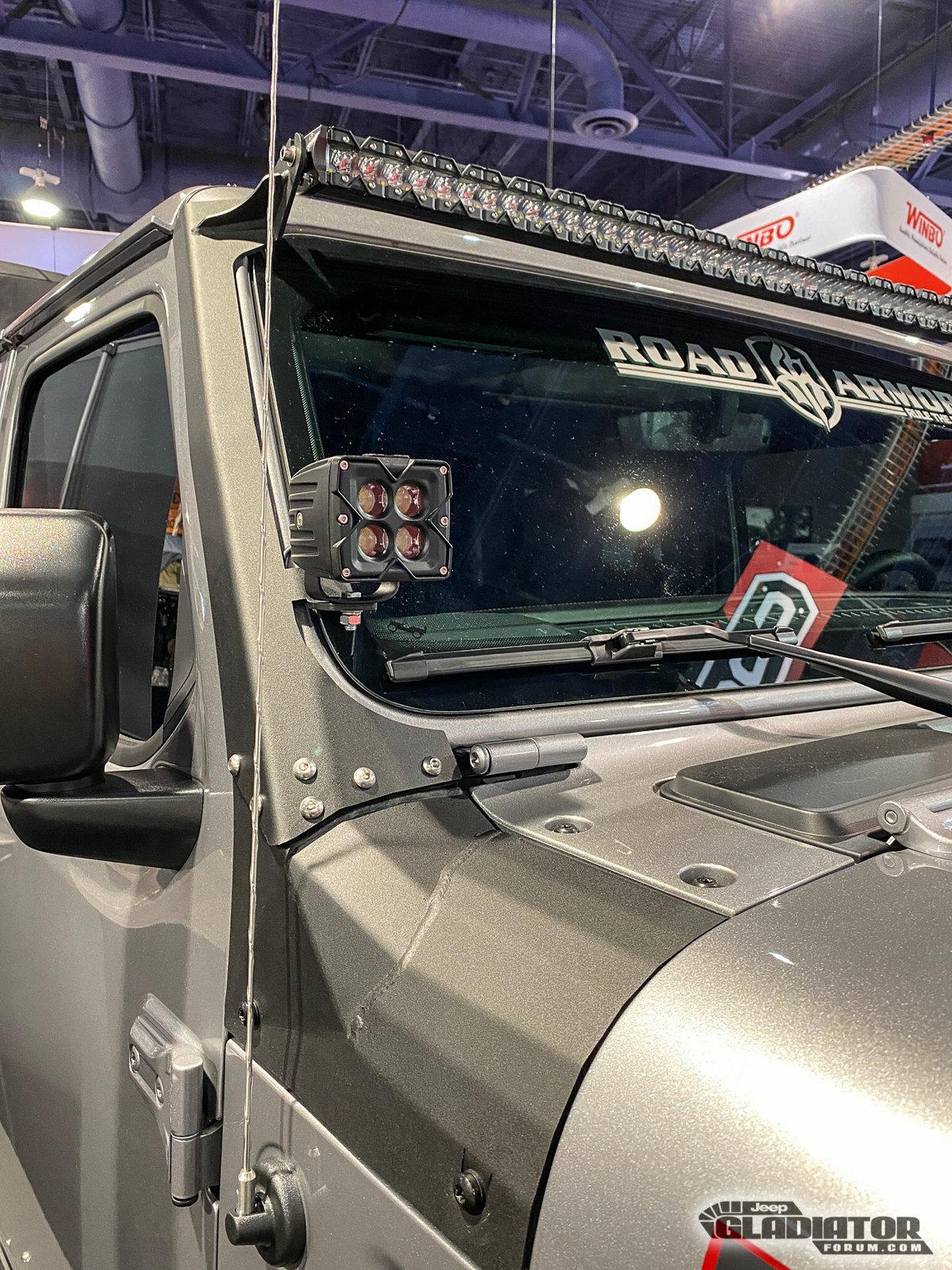 Jeep Gladiator Road Armor (Treck) Gladiator Build [SEMA 2019] Road-Armor-Treck-Gladiator-Build-SEMA-2019-16