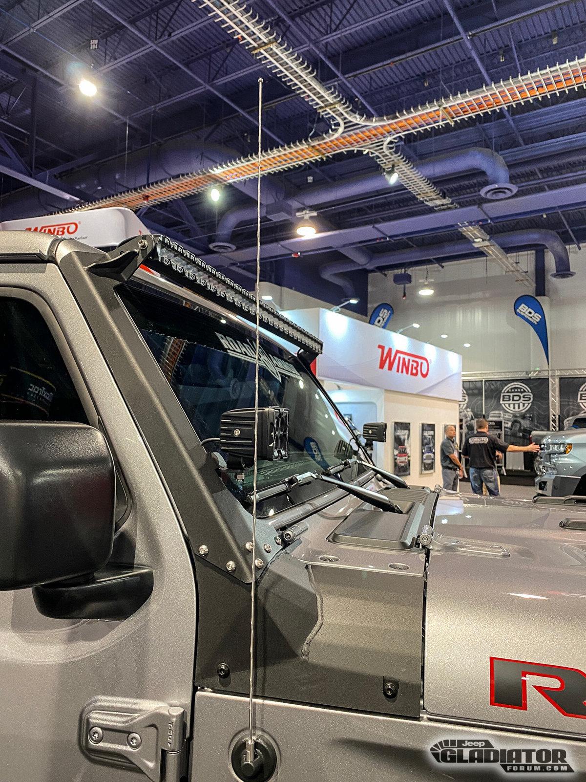 Jeep Gladiator Road Armor (Treck) Gladiator Build [SEMA 2019] Road-Armor-Treck-Gladiator-Build-SEMA-2019-17