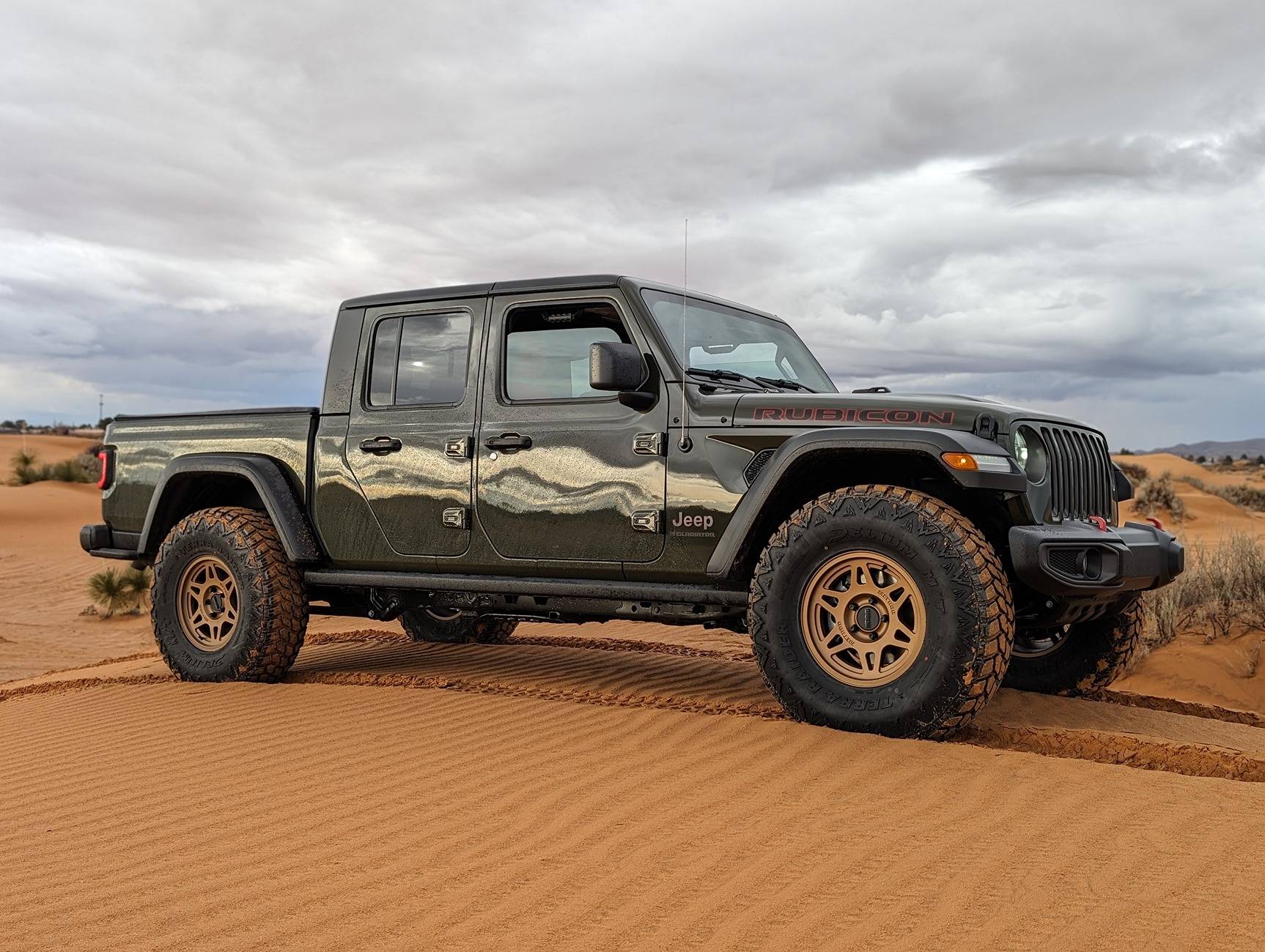 Jeep Gladiator 1 Ton and 40"s JTRD PXL_20240123_230403694.PORTRAIT