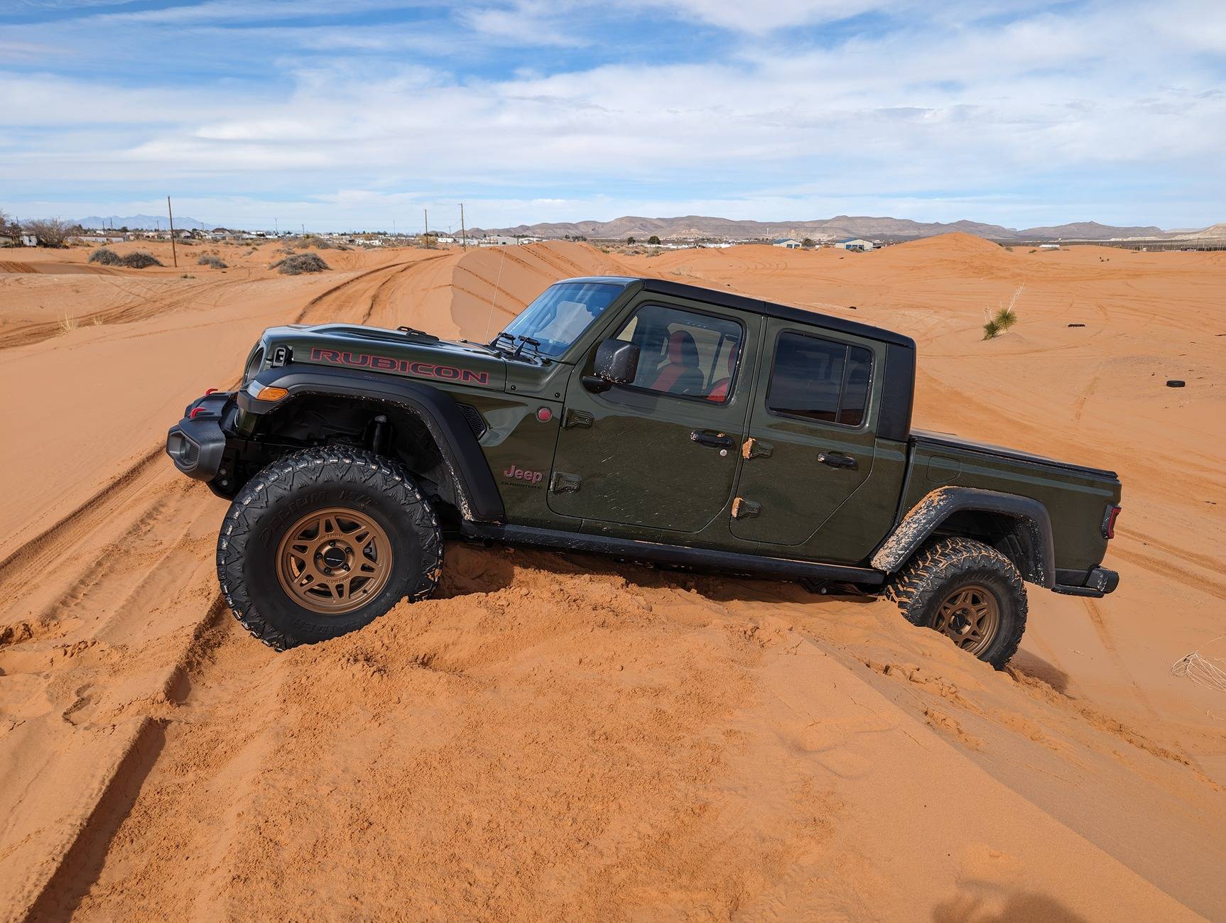 Jeep Gladiator 1 Ton and 40"s JTRD PXL_20240130_202538997