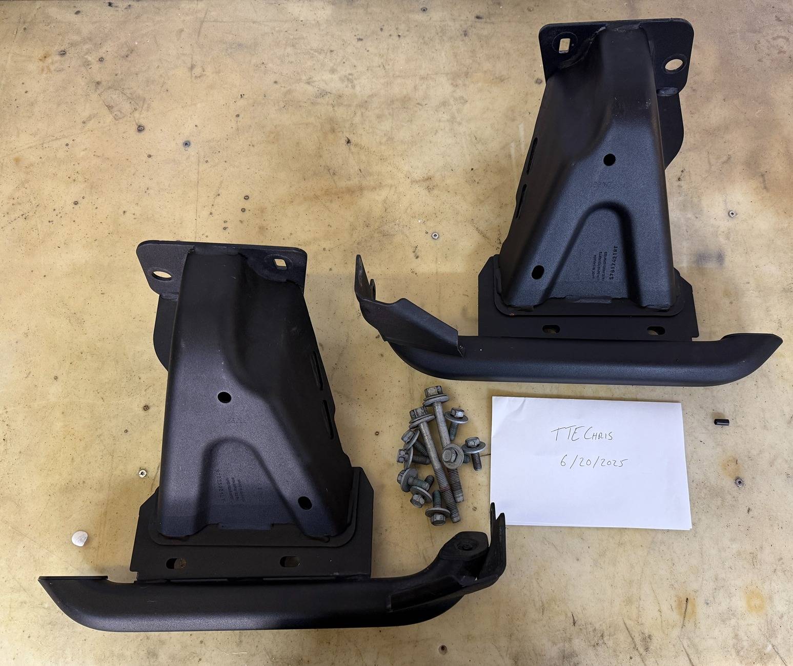 Jeep Gladiator OEM Rubicon Bed Sliders with Brackets 1750458063097-pl