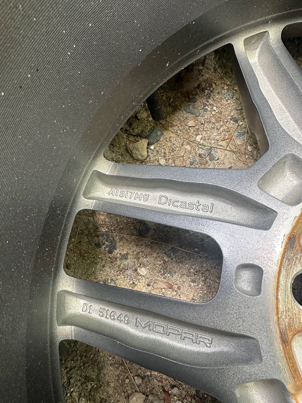 Jeep Gladiator 2025 Mojave X - Wheel and TPMS P/N IMG_6118
