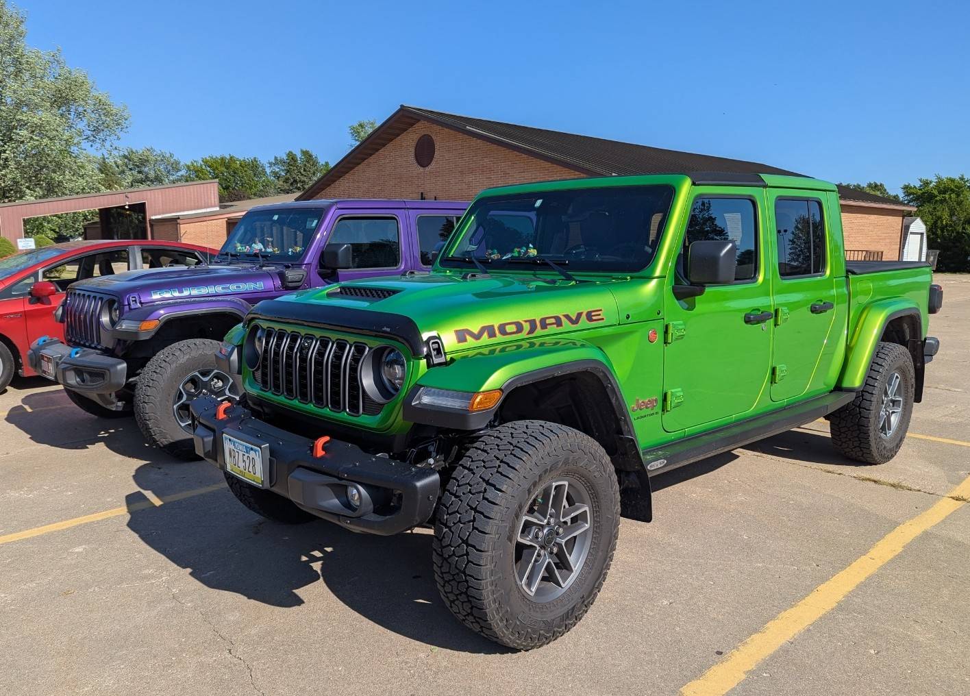 Jeep Gladiator Jeeps Parking Next To Jeeps PXL_20250621_222029459