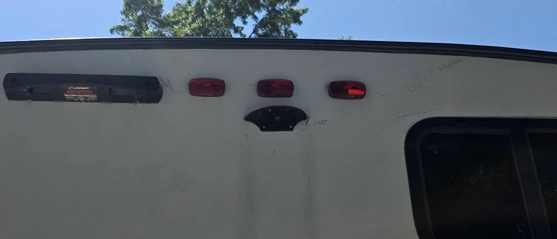 Jeep Gladiator Using backup camera on camper trailer 20250621_142003(1)