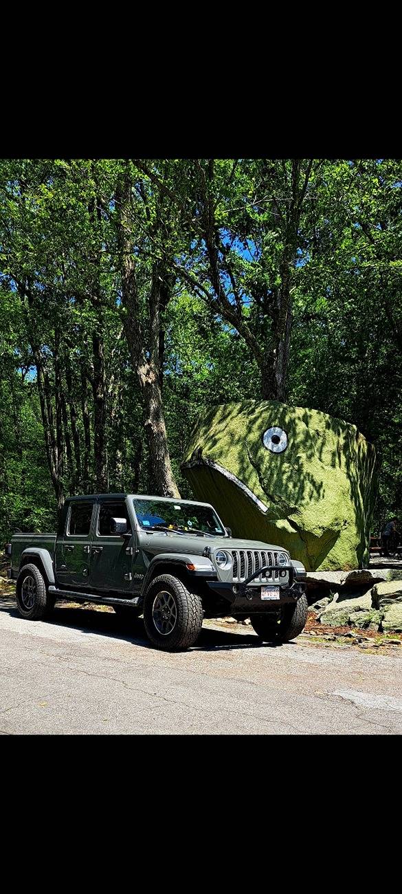 Jeep Gladiator Frog Rock in Ct Screenshot_20250622_200331_Messages