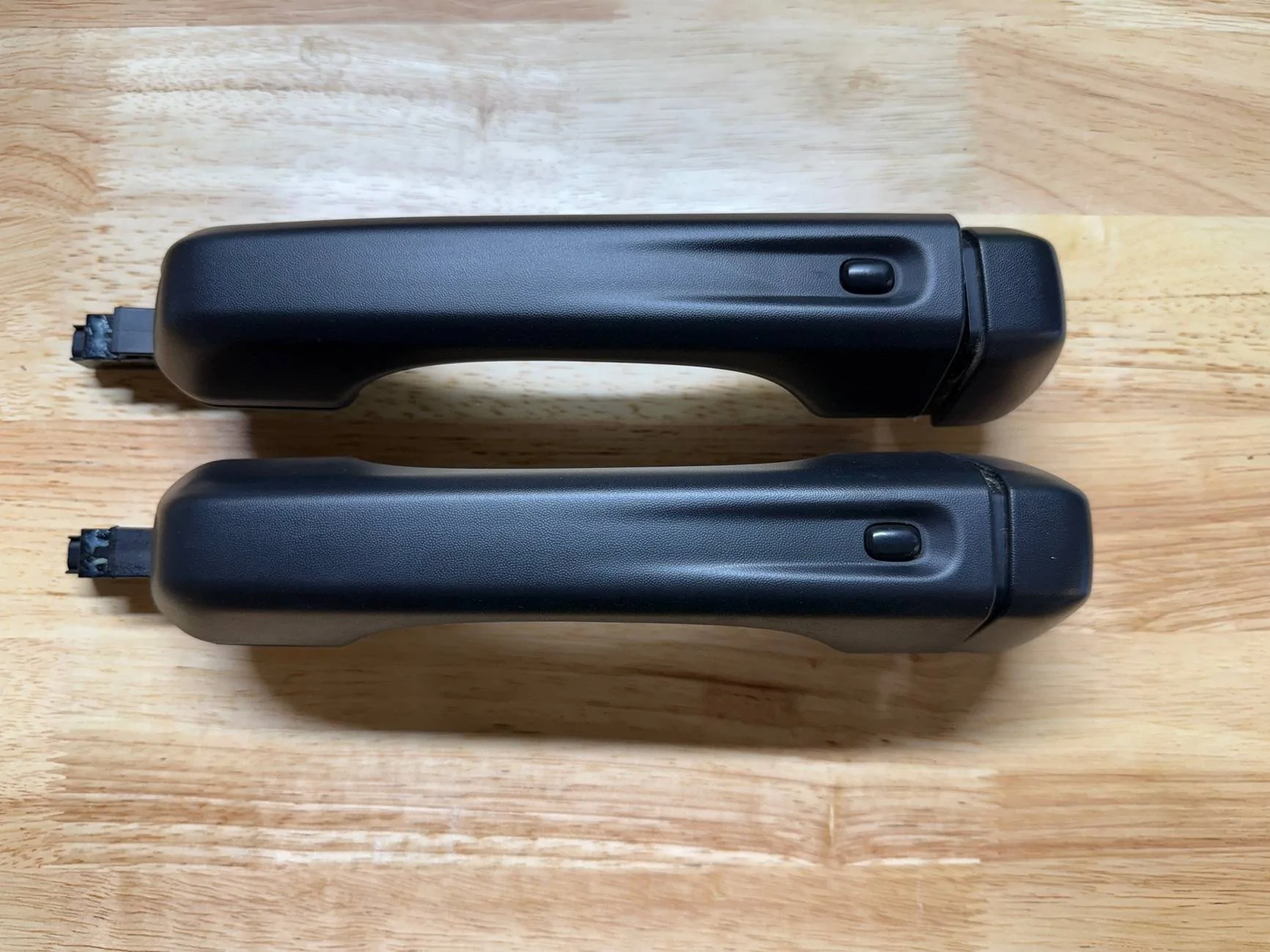Jeep Gladiator Proximity entry door handles (and regular ones too) IMG_3362