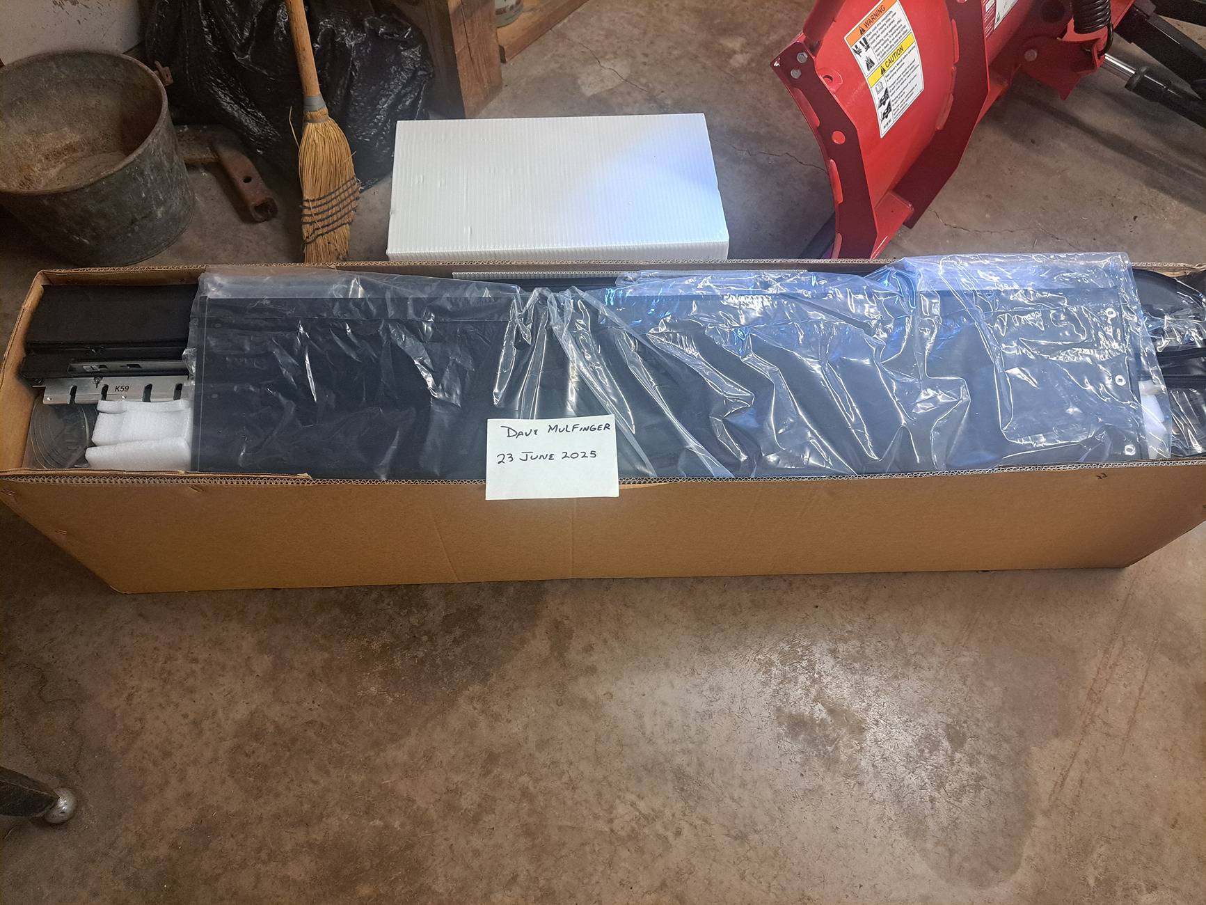 Jeep Gladiator Selling Brand New (slightly damaged) Bestwyll Retractable Tonneau Cover 20250623_153118