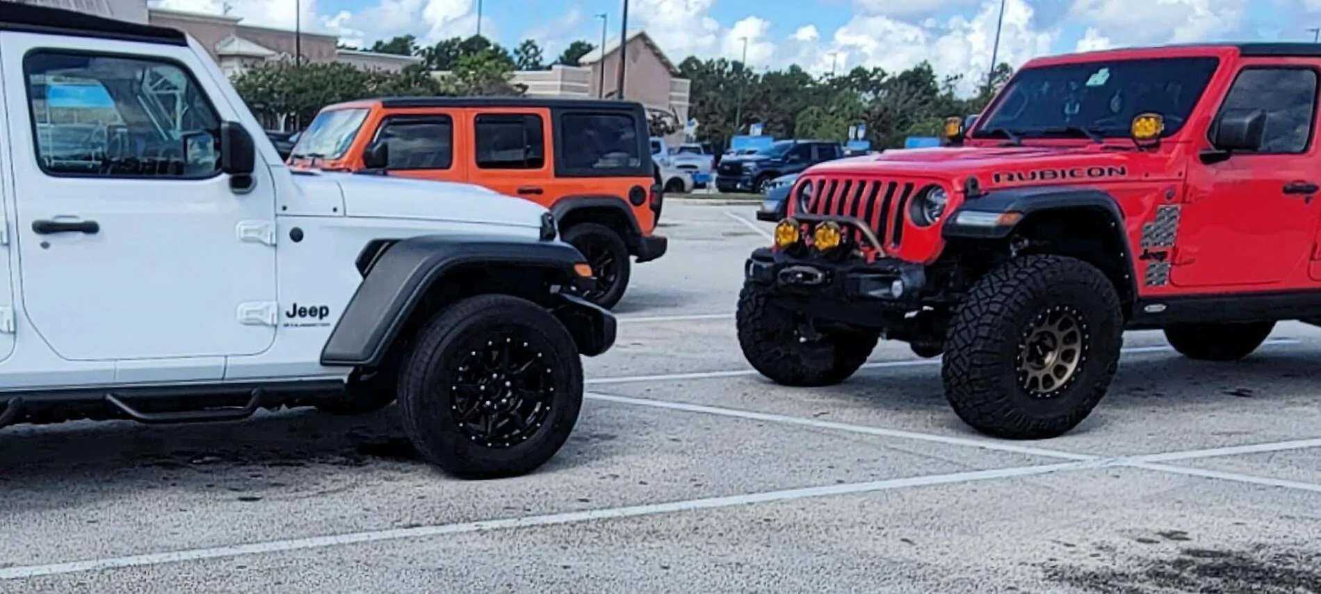 Jeep Gladiator Jeeps Parking Next To Jeeps 1750808837216-mf
