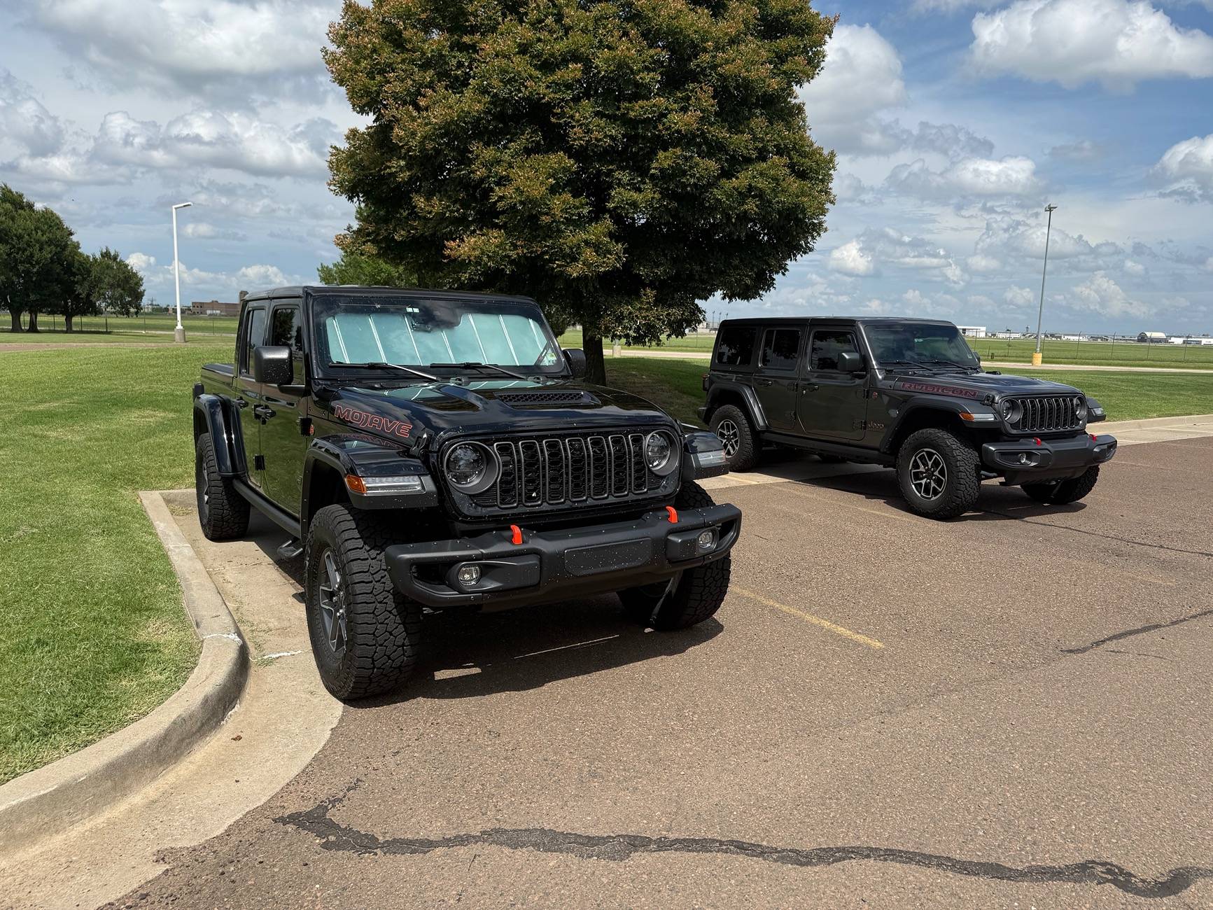 Jeep Gladiator Jeeps Parking Next To Jeeps IMG_2491