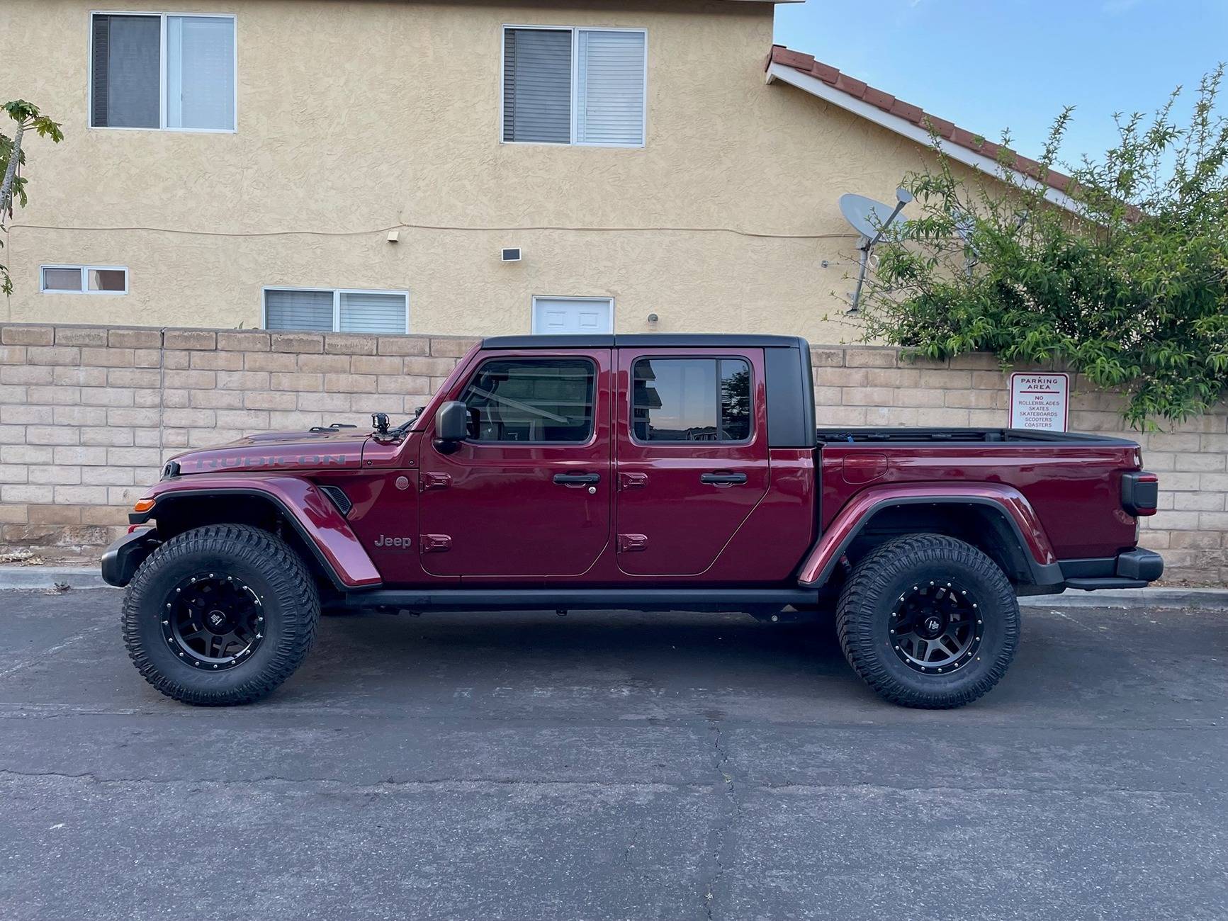 Jeep Gladiator Anyone running 17x8.5 -6 offset jeep after 1