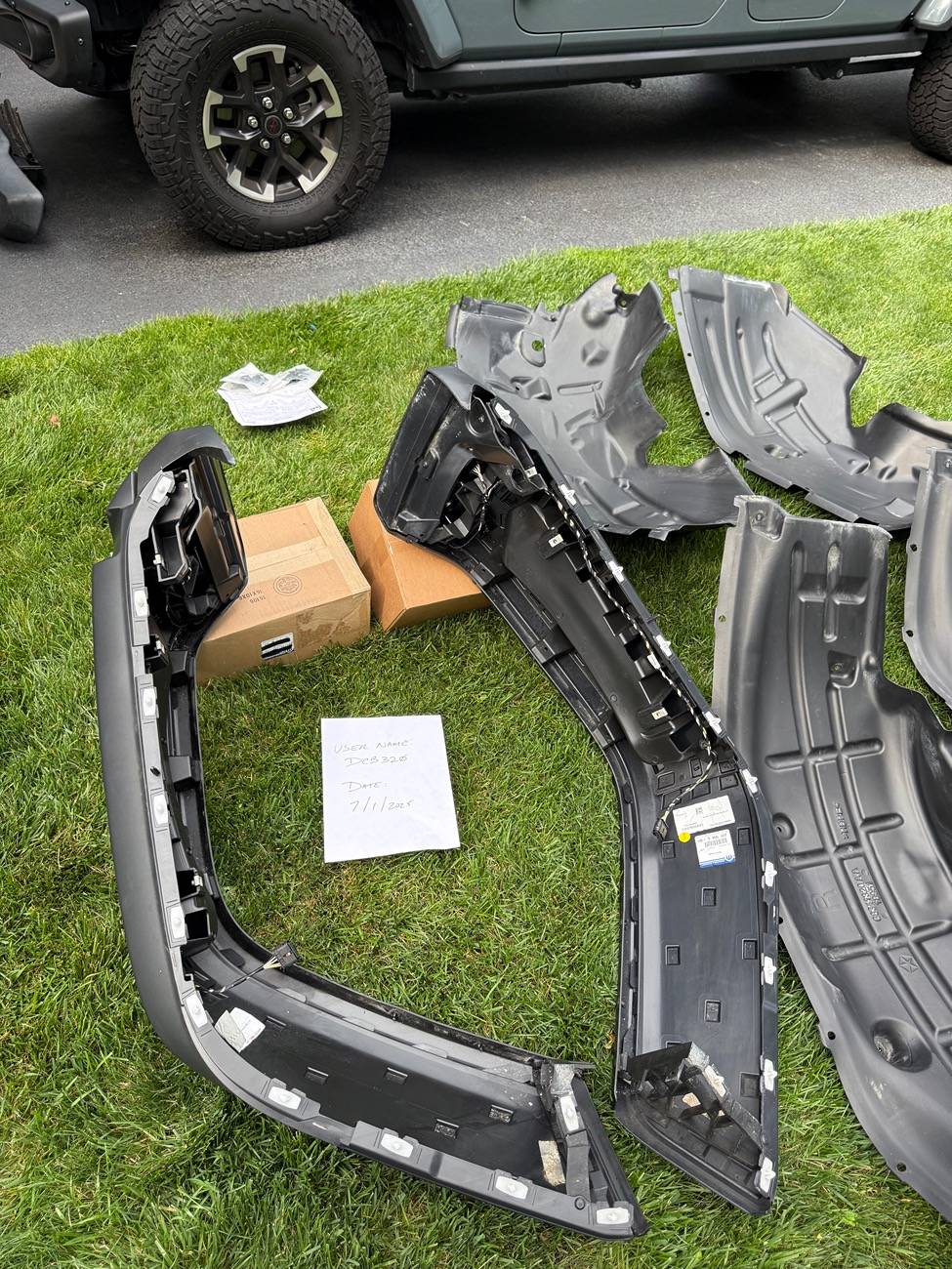 Jeep Gladiator (Pending) OEM Gladiator Rubicon Black Textured Fender Flares w/ Liners IMG_2429
