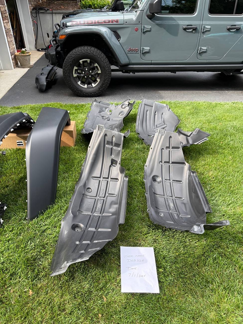 Jeep Gladiator (Pending) OEM Gladiator Rubicon Black Textured Fender Flares w/ Liners IMG_2428
