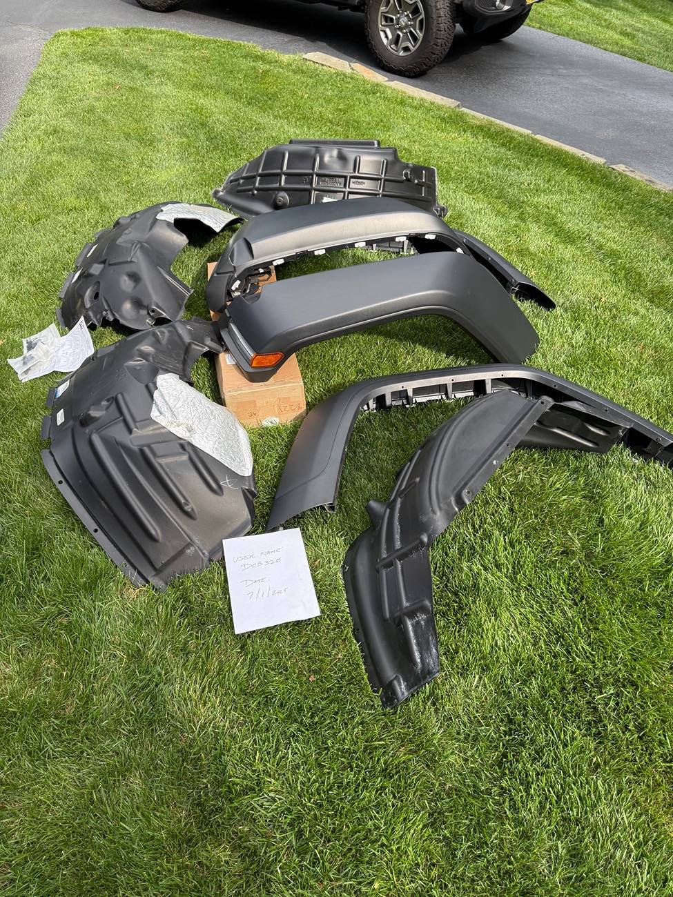 Jeep Gladiator (Pending) OEM Gladiator Rubicon Black Textured Fender Flares w/ Liners IMG_2426