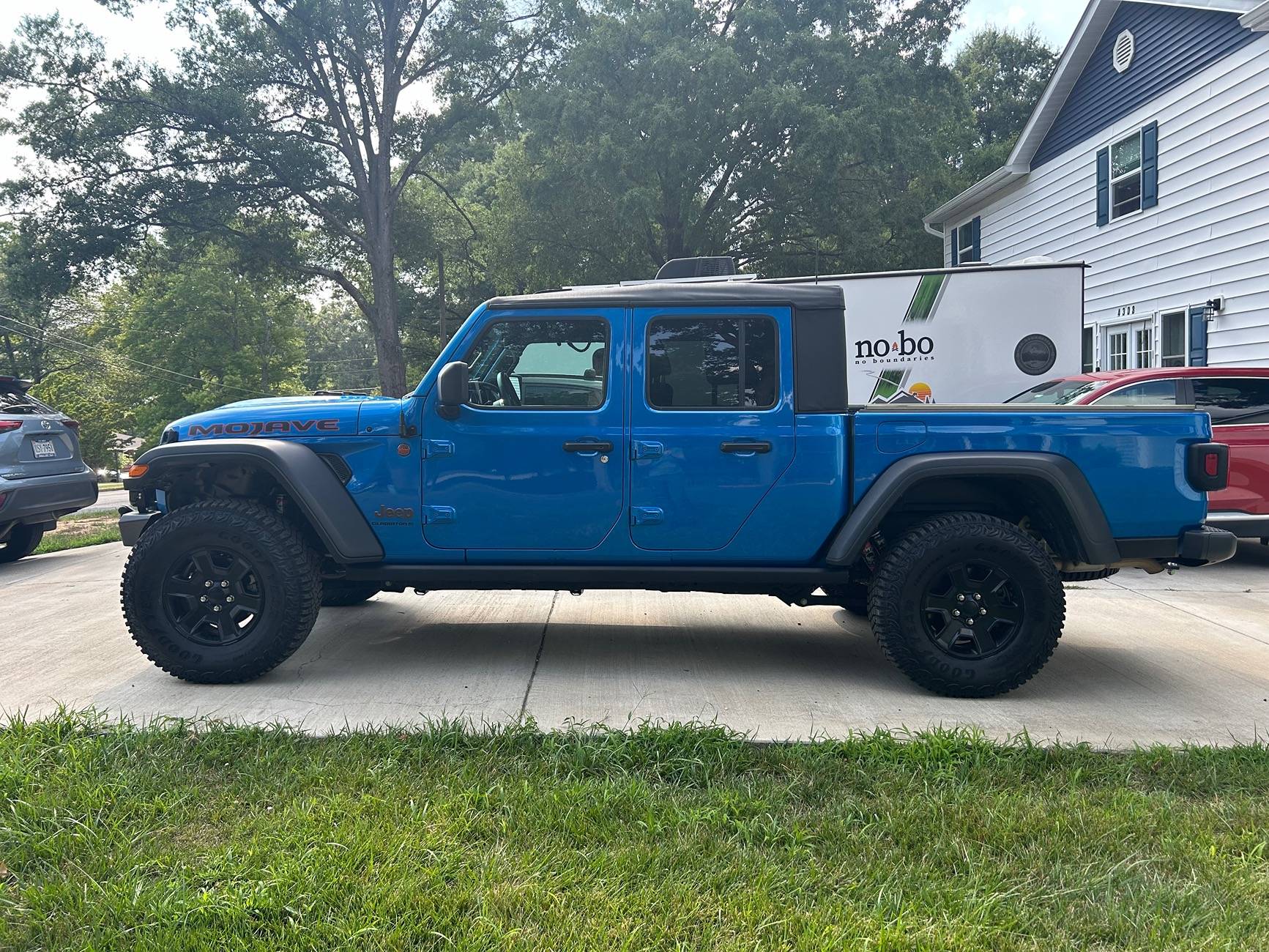 Jeep Gladiator New Mojave 35” tire upgrade on stock wheels IMG_2344
