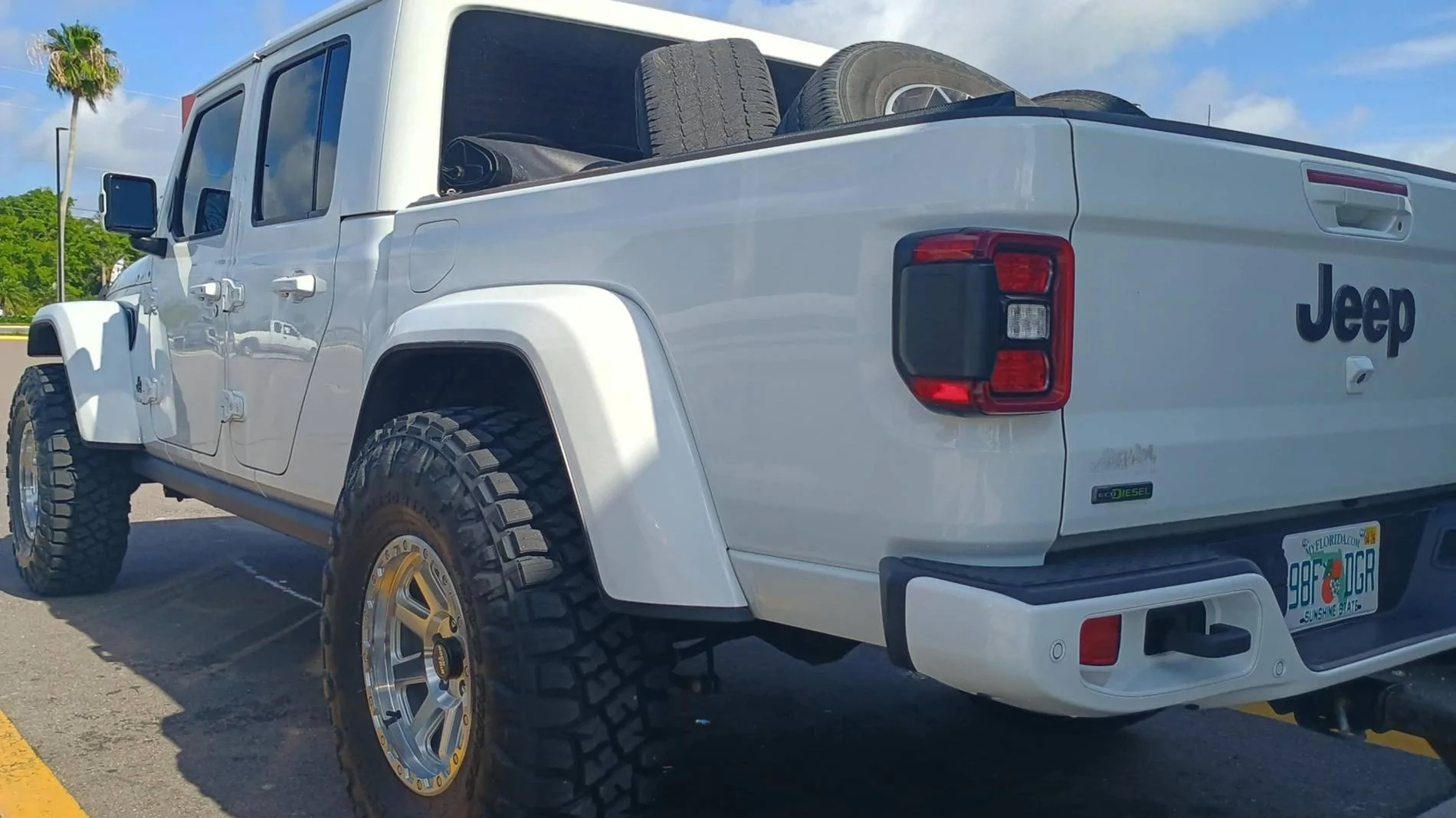 Jeep Gladiator BRIGHT WHITE Gladiator JT Club ba38b65b-29f5-4635-9c2a-0b5064cd63a9