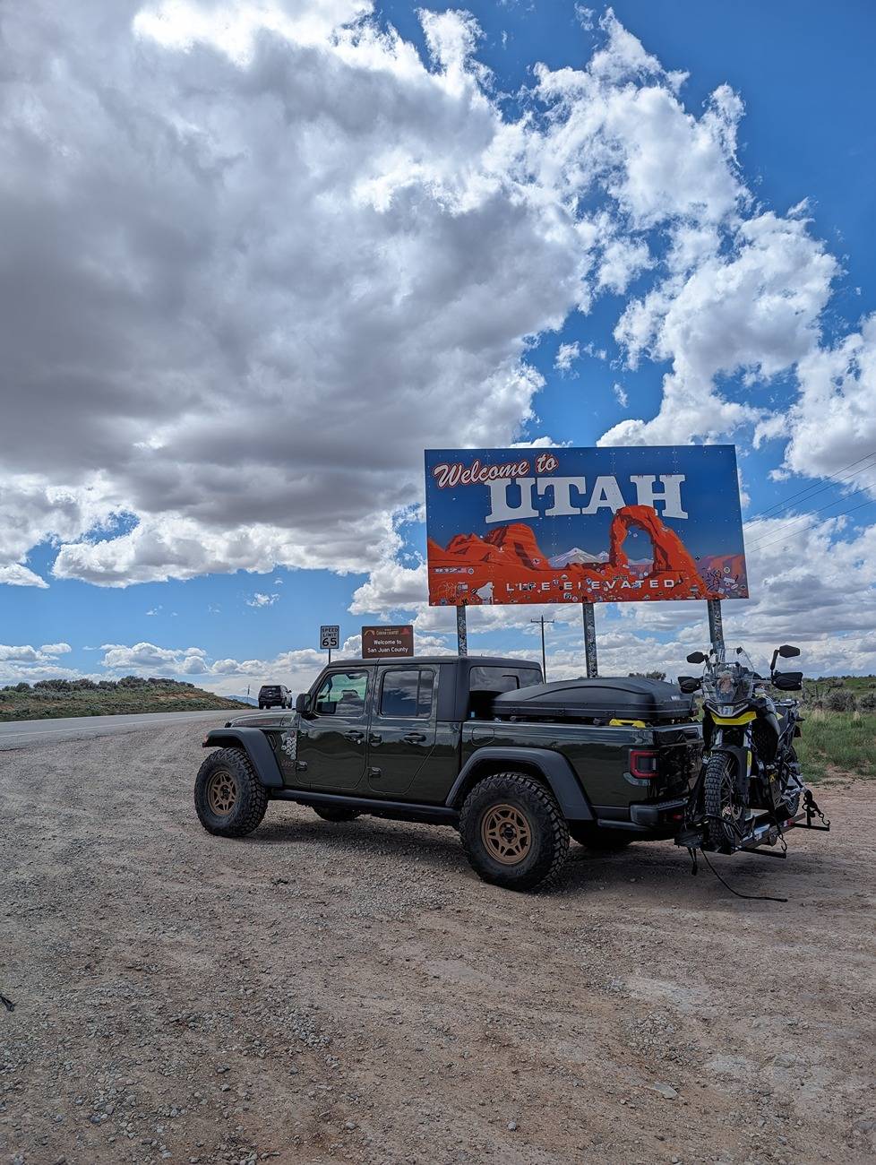 Jeep Gladiator 1 Ton and 40"s JTRD PXL_20240525_213422796
