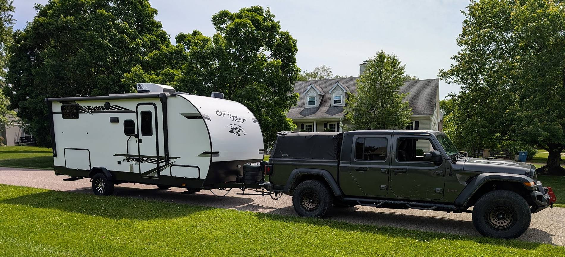 Jeep Gladiator First time towing and impressed . PXL_20250526_193958444